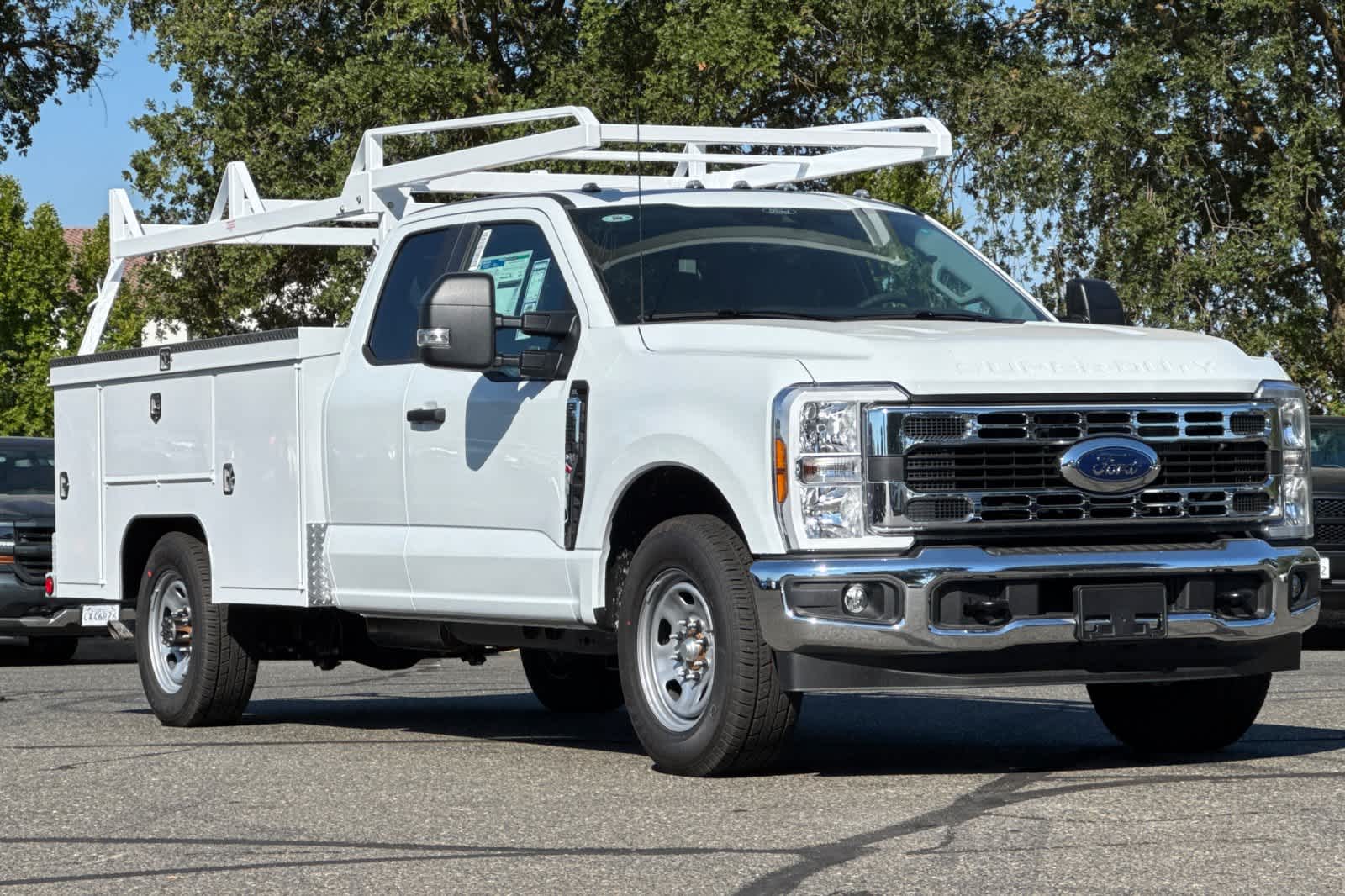 Thumbnail: 2025 Ford F-350 - 9
