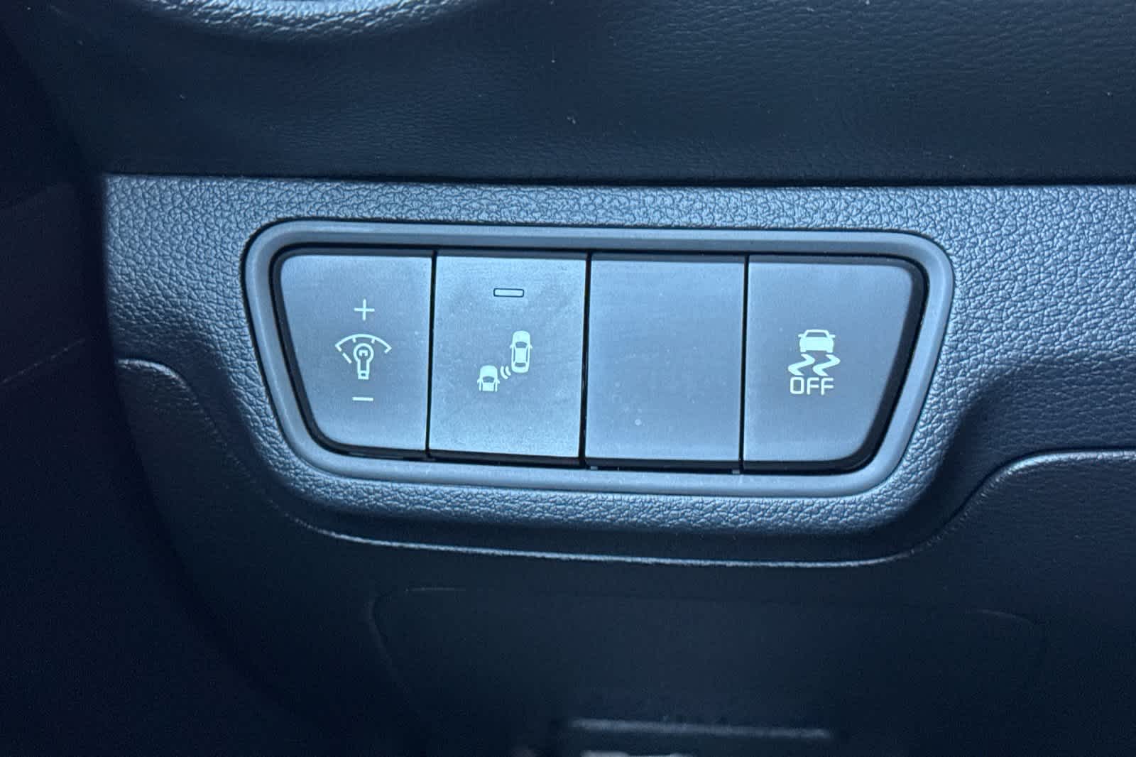 Thumbnail: 2024 Kia Forte - 28