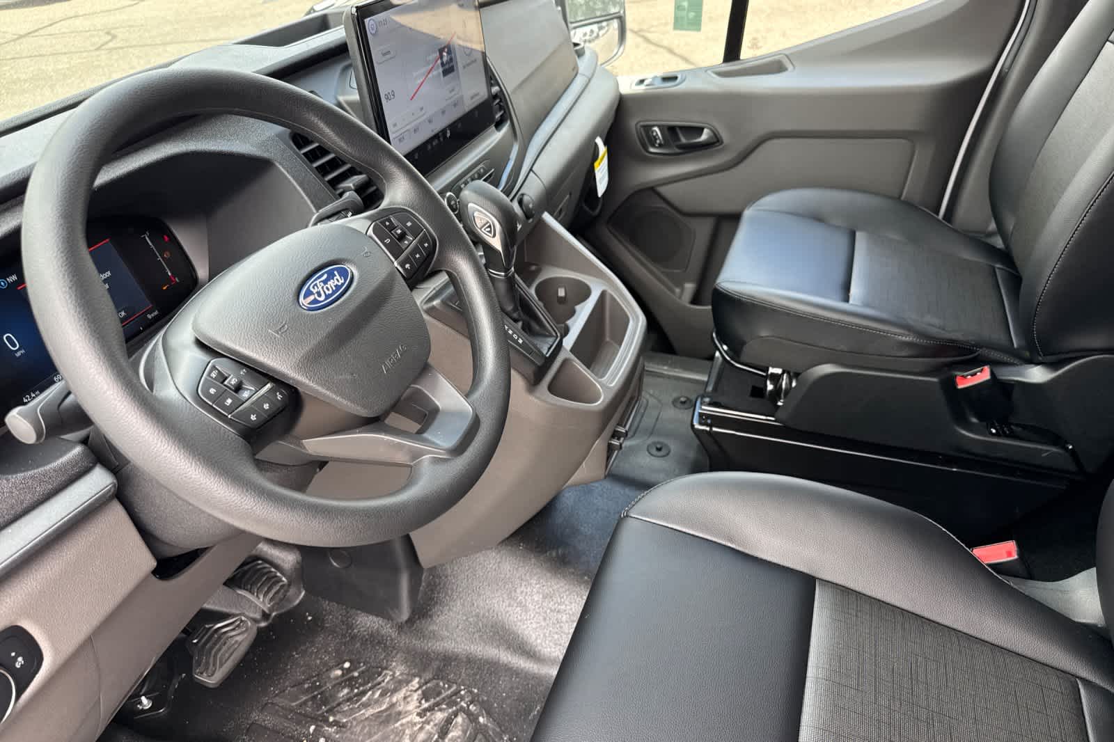 Thumbnail: 2026 Ford Transit Series - 10