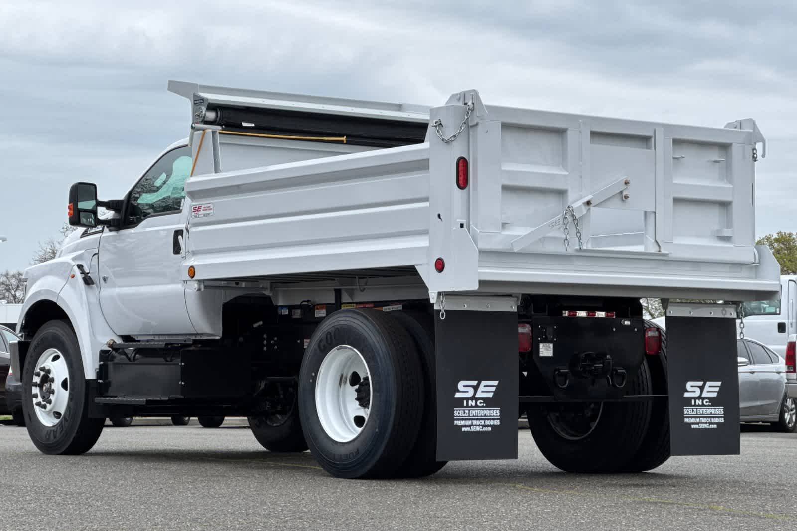 2025 Ford F-650  5