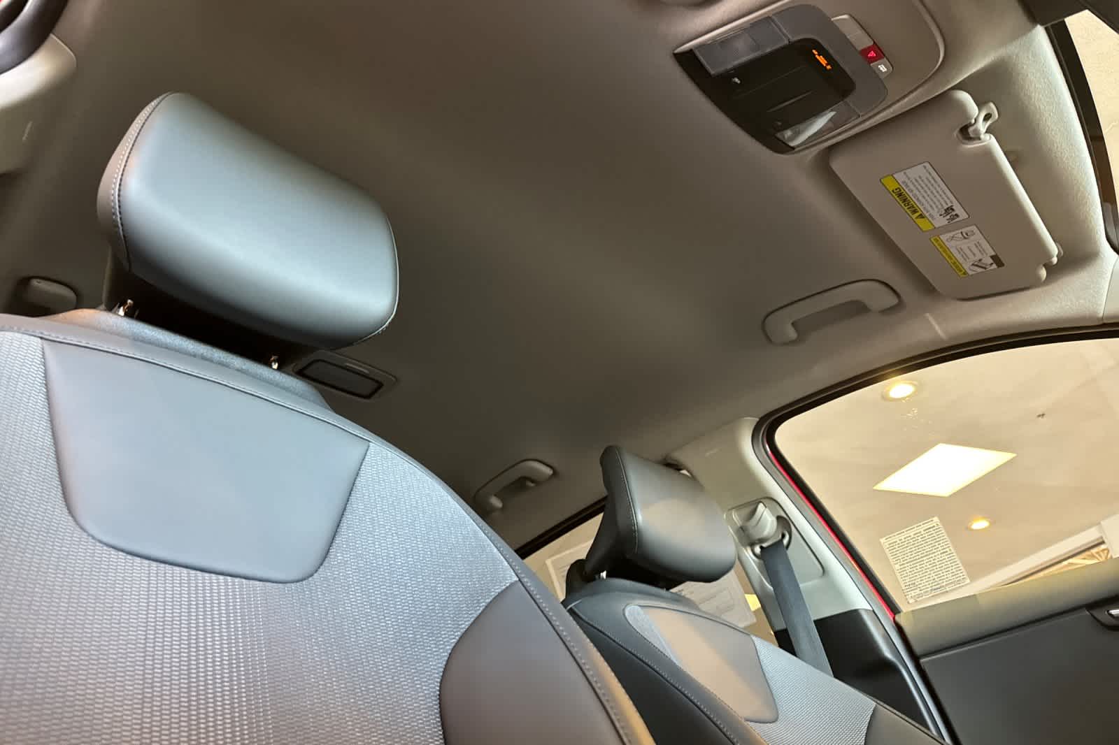 Thumbnail: 2024 Kia Niro - 17
