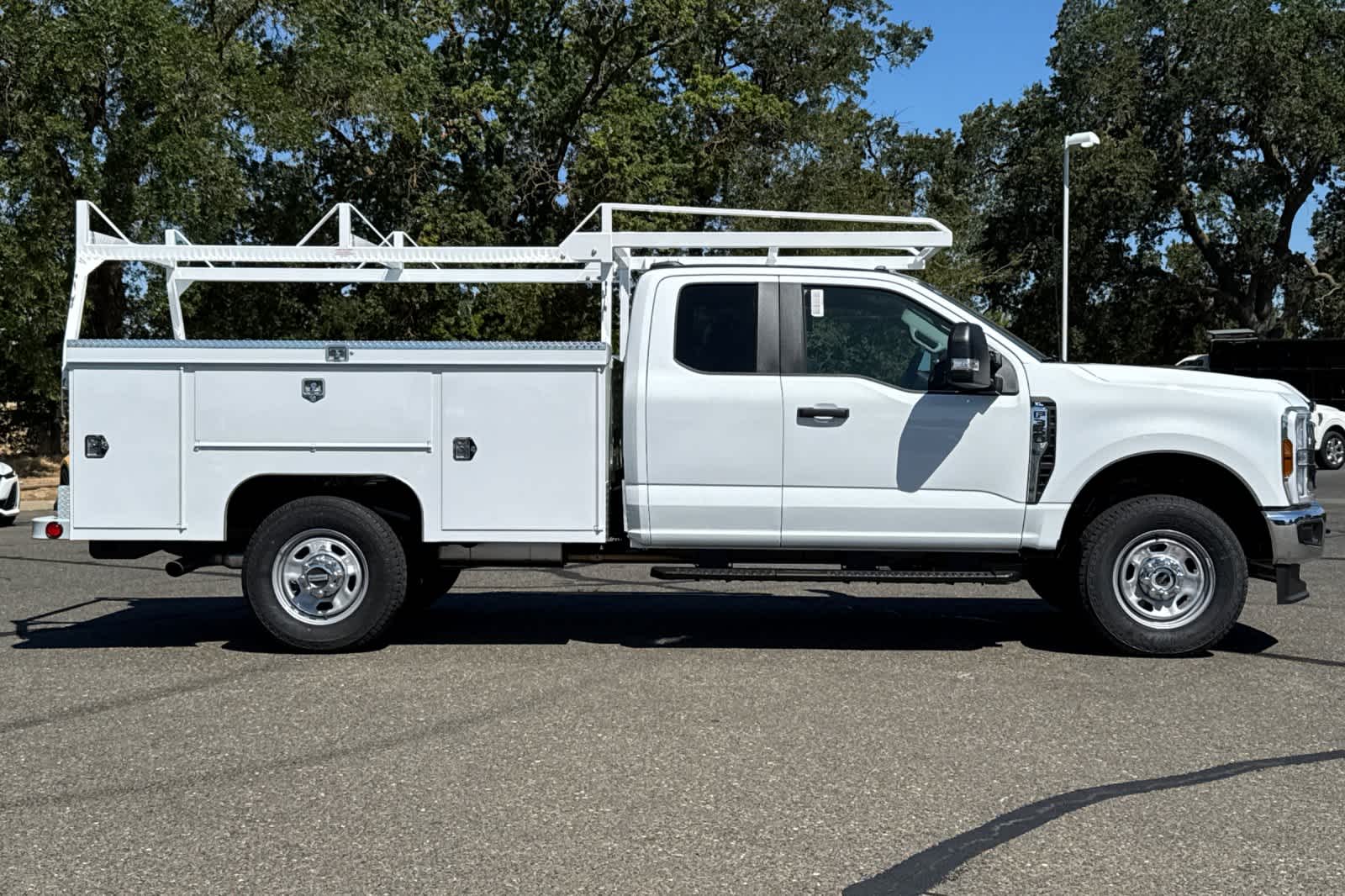 Thumbnail: 2025 Ford F-350 - 8