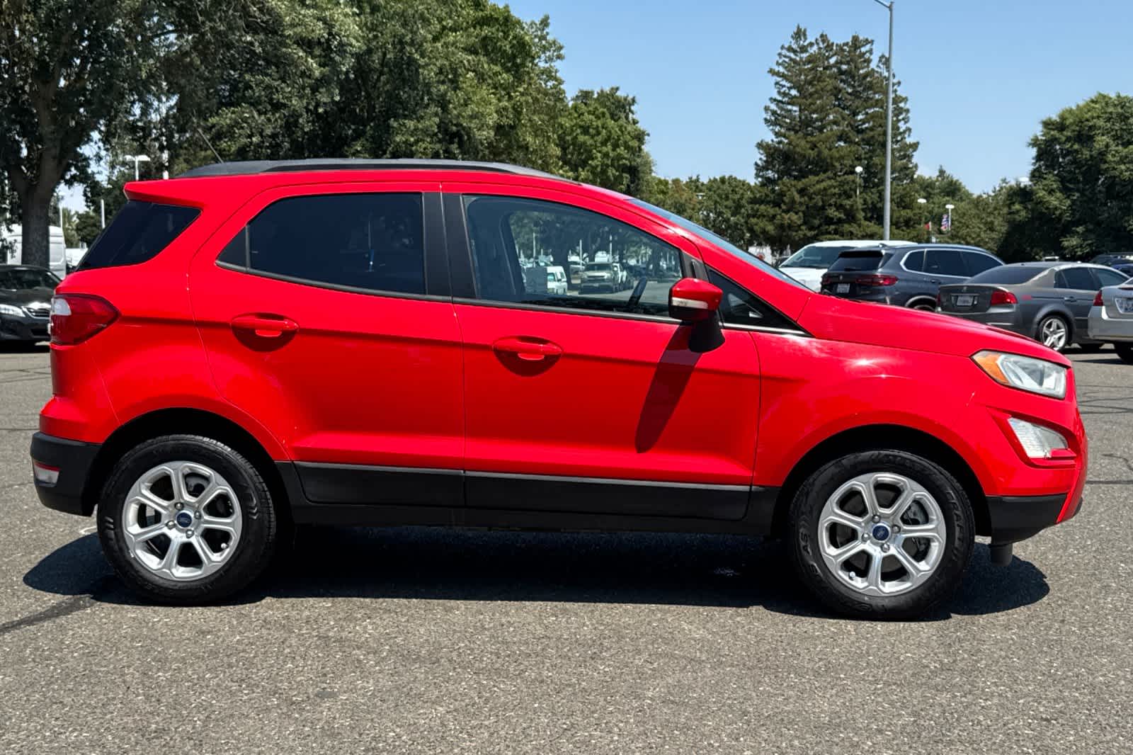 Thumbnail: 2018 Ford EcoSport - 8