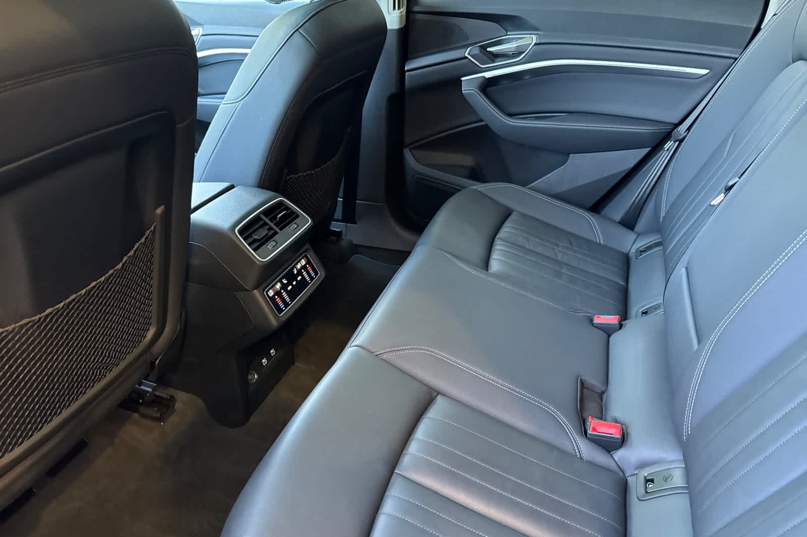 2021 Audi e-tron Premium 4