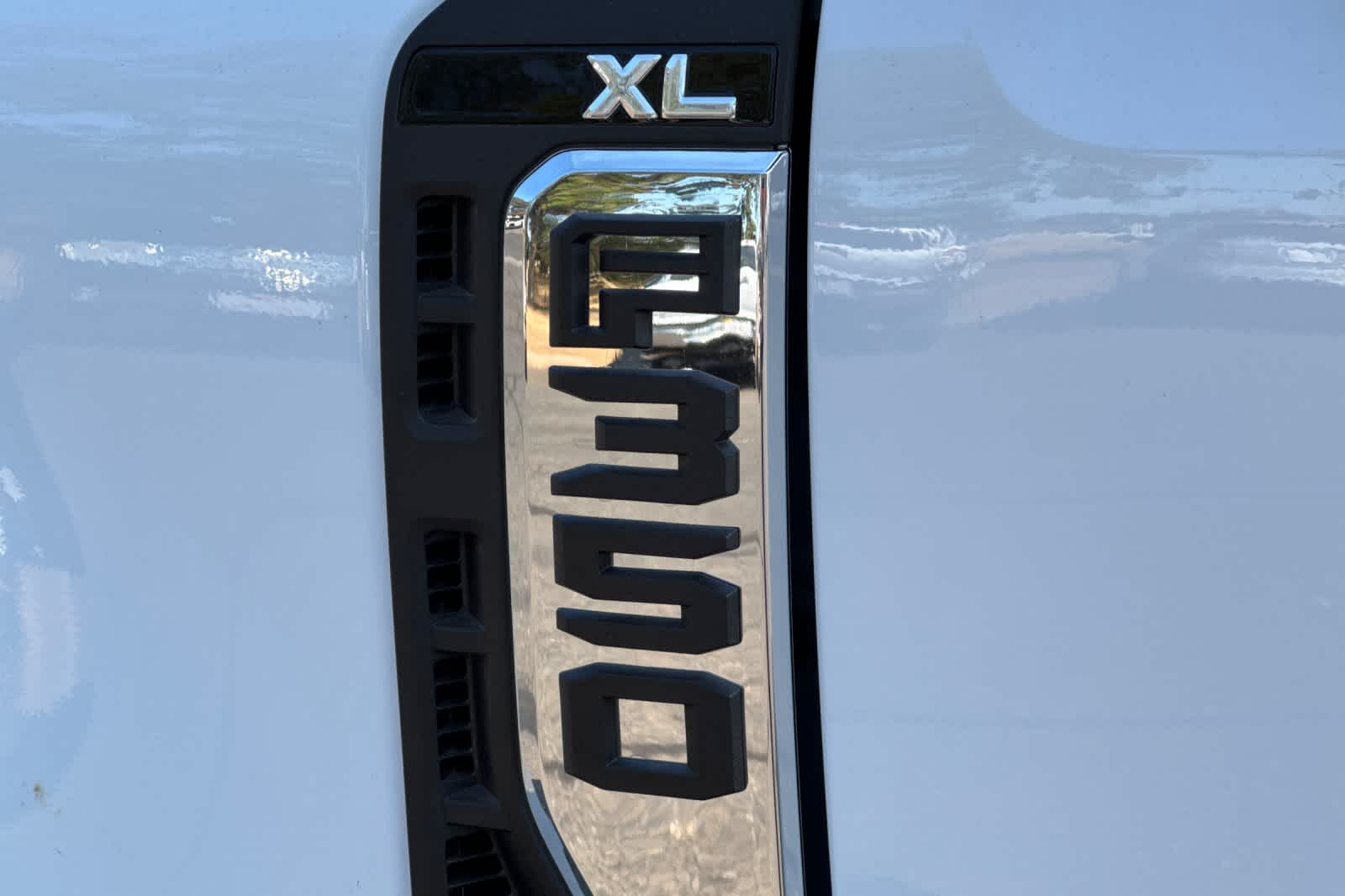 Thumbnail: 2025 Ford F-350 - 25