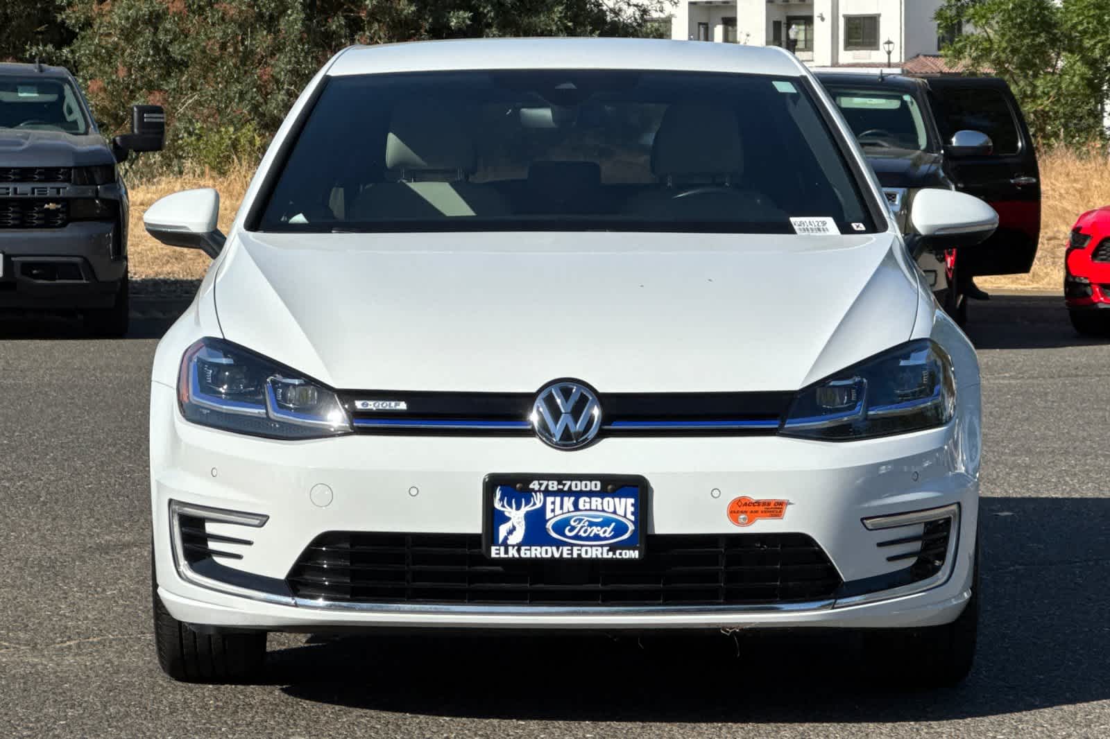 Thumbnail: 2019 Volkswagen e-Golf - 10
