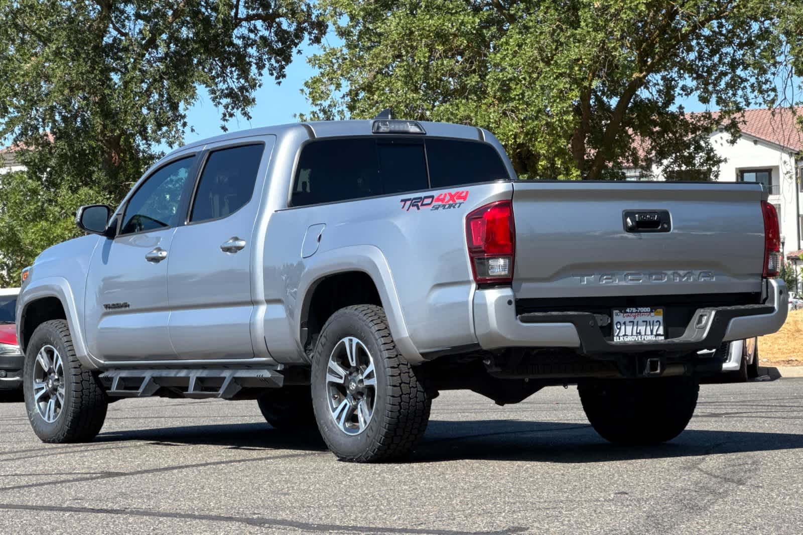 Thumbnail: 2019 Toyota Tacoma - 6