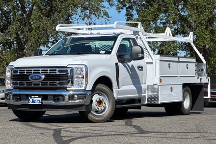 2025 Ford F-350 Chassis Truck Regular Cab