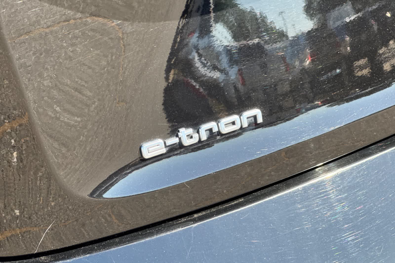 2021 Audi e-tron Premium 28