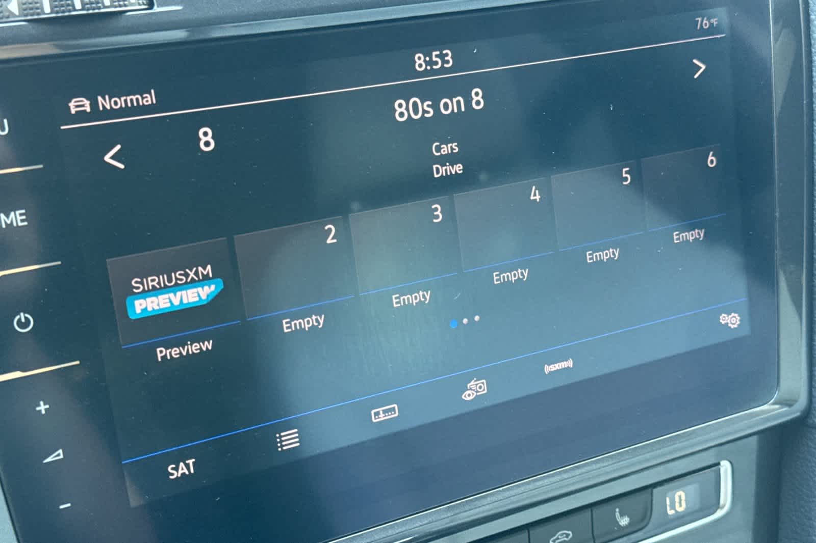 Thumbnail: 2019 Volkswagen e-Golf - 18
