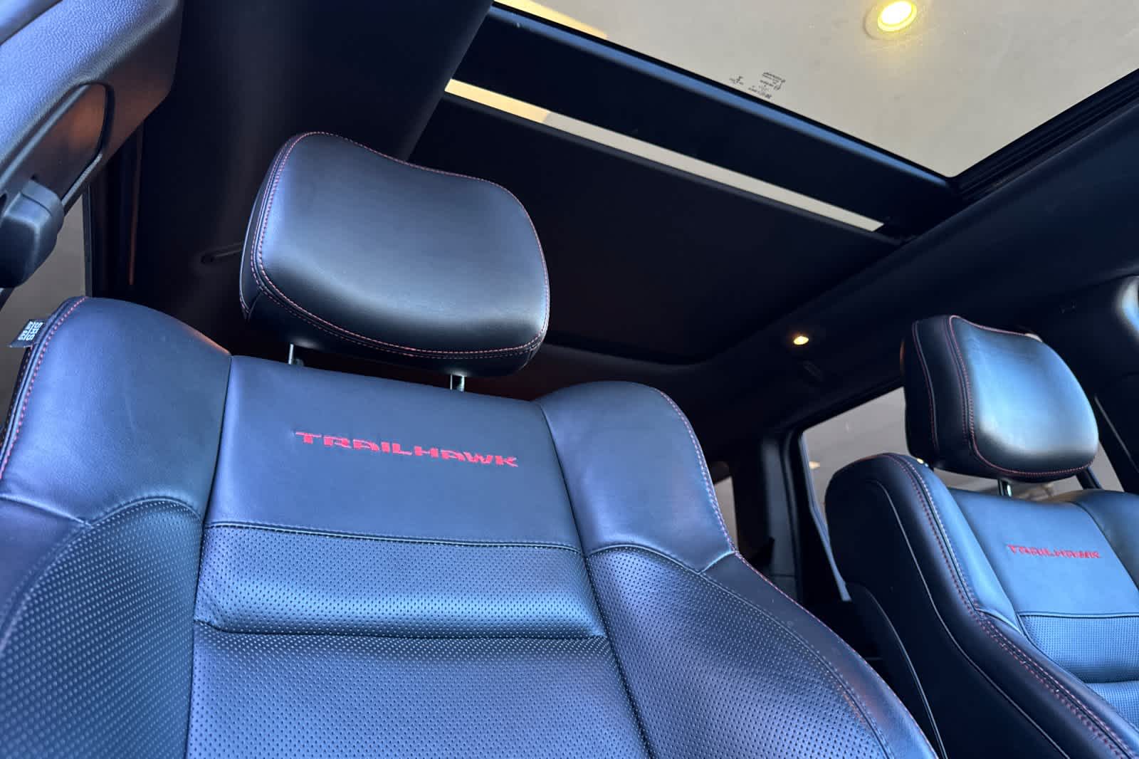 Thumbnail: 2020 Jeep Grand Cherokee - 17
