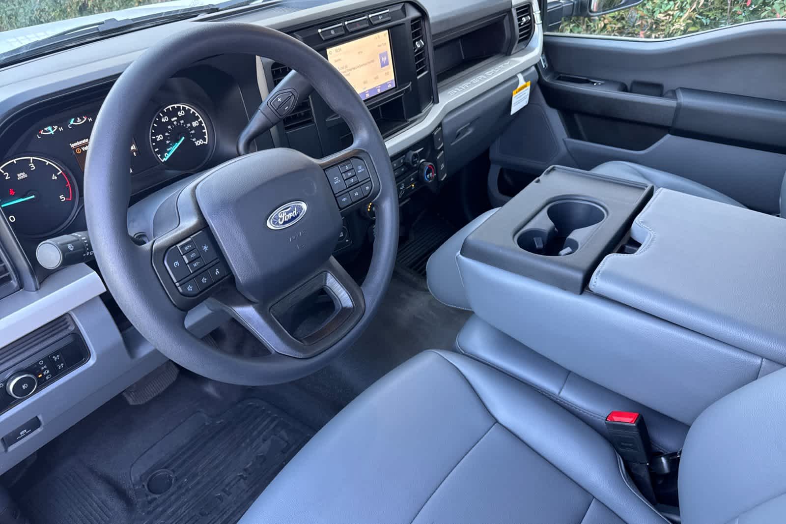 2024 Ford F-550 photo 3