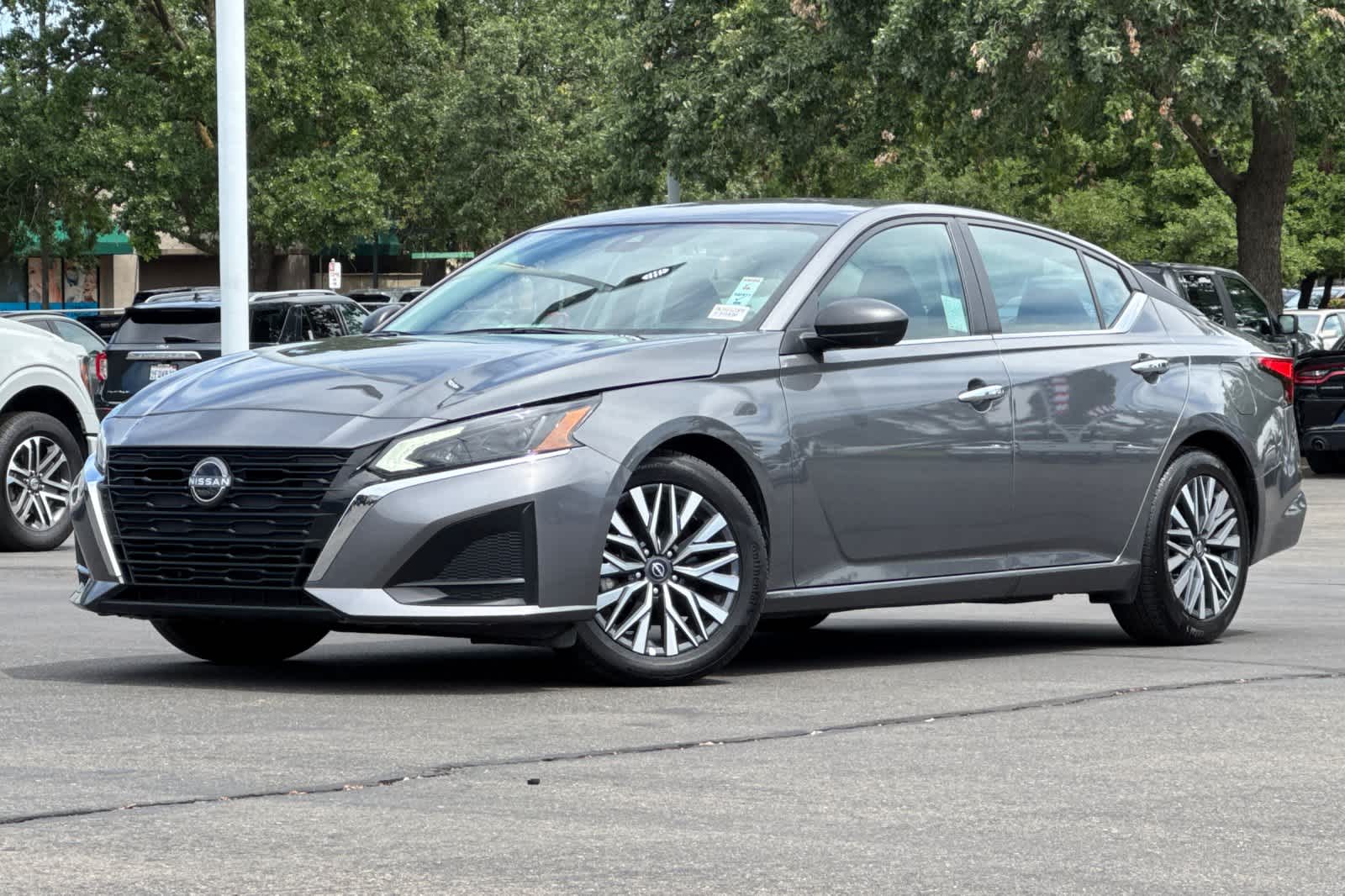 Thumbnail: 2025 Nissan Altima - 1