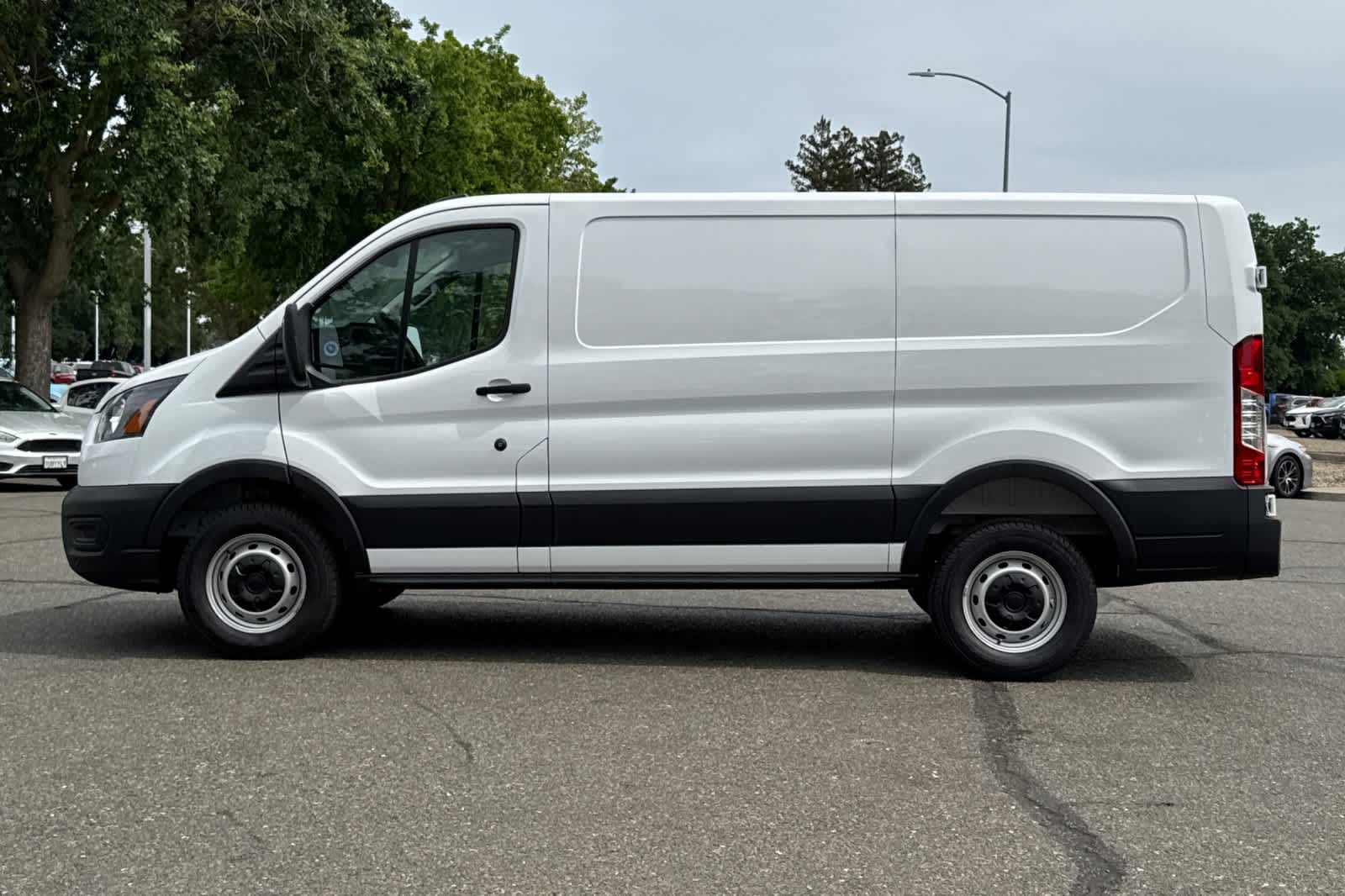 Thumbnail: 2026 Ford Transit Series - 4