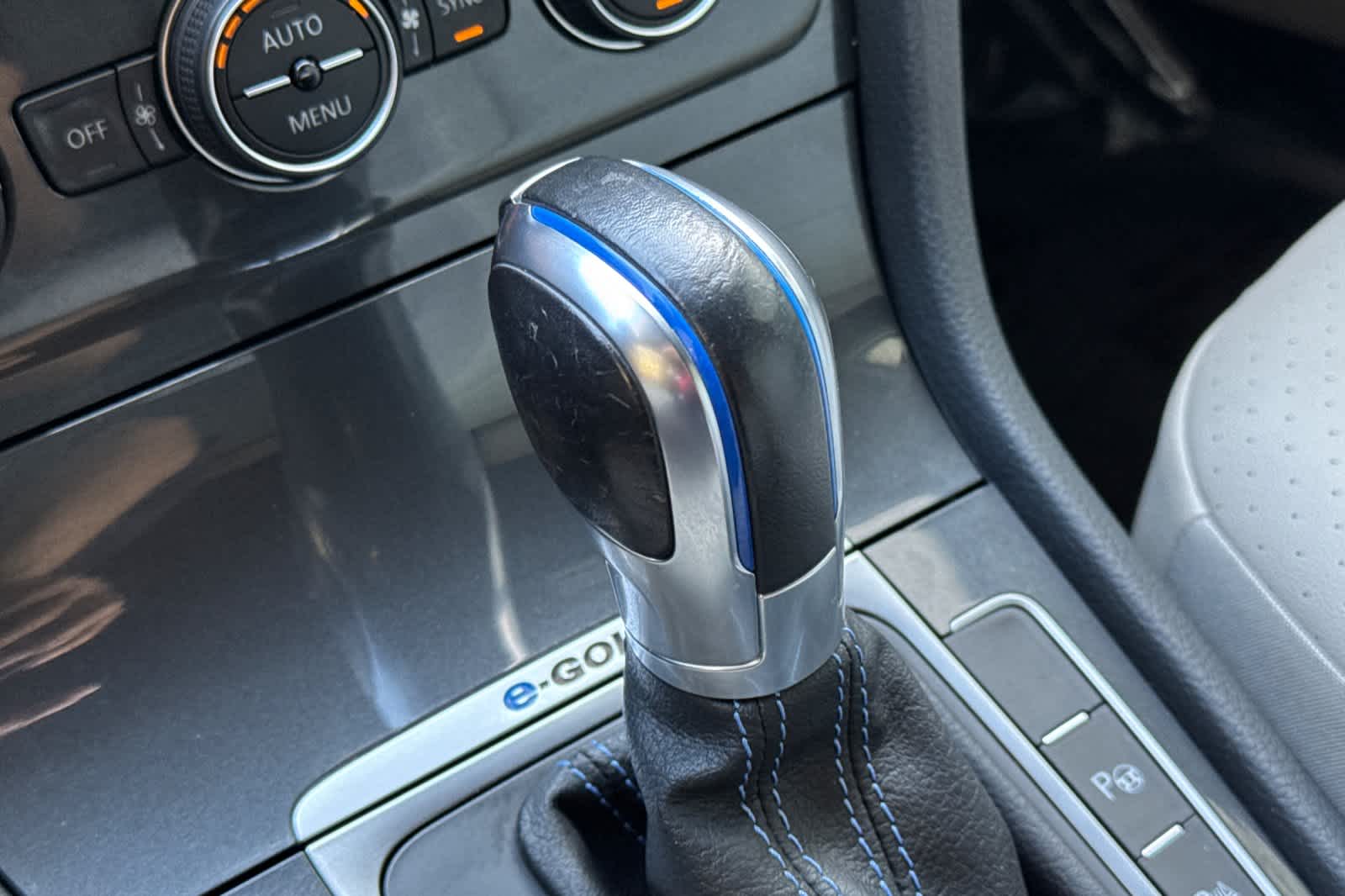 Thumbnail: 2019 Volkswagen e-Golf - 21