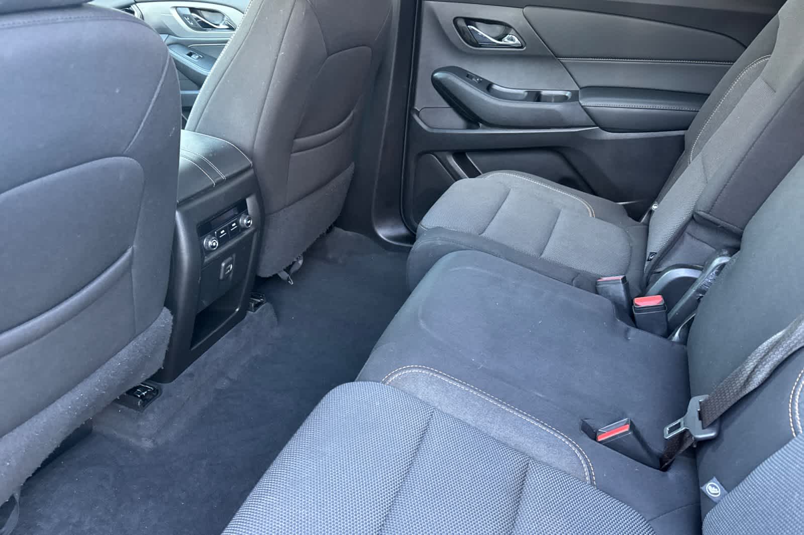 Thumbnail: 2021 Chevrolet Traverse - 4