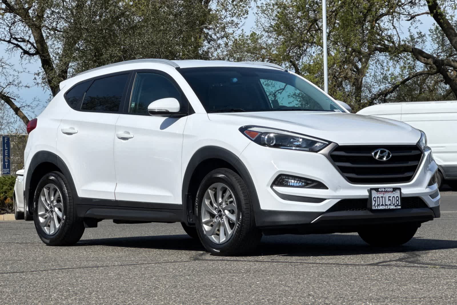 Thumbnail: 2016 Hyundai Tucson - 9