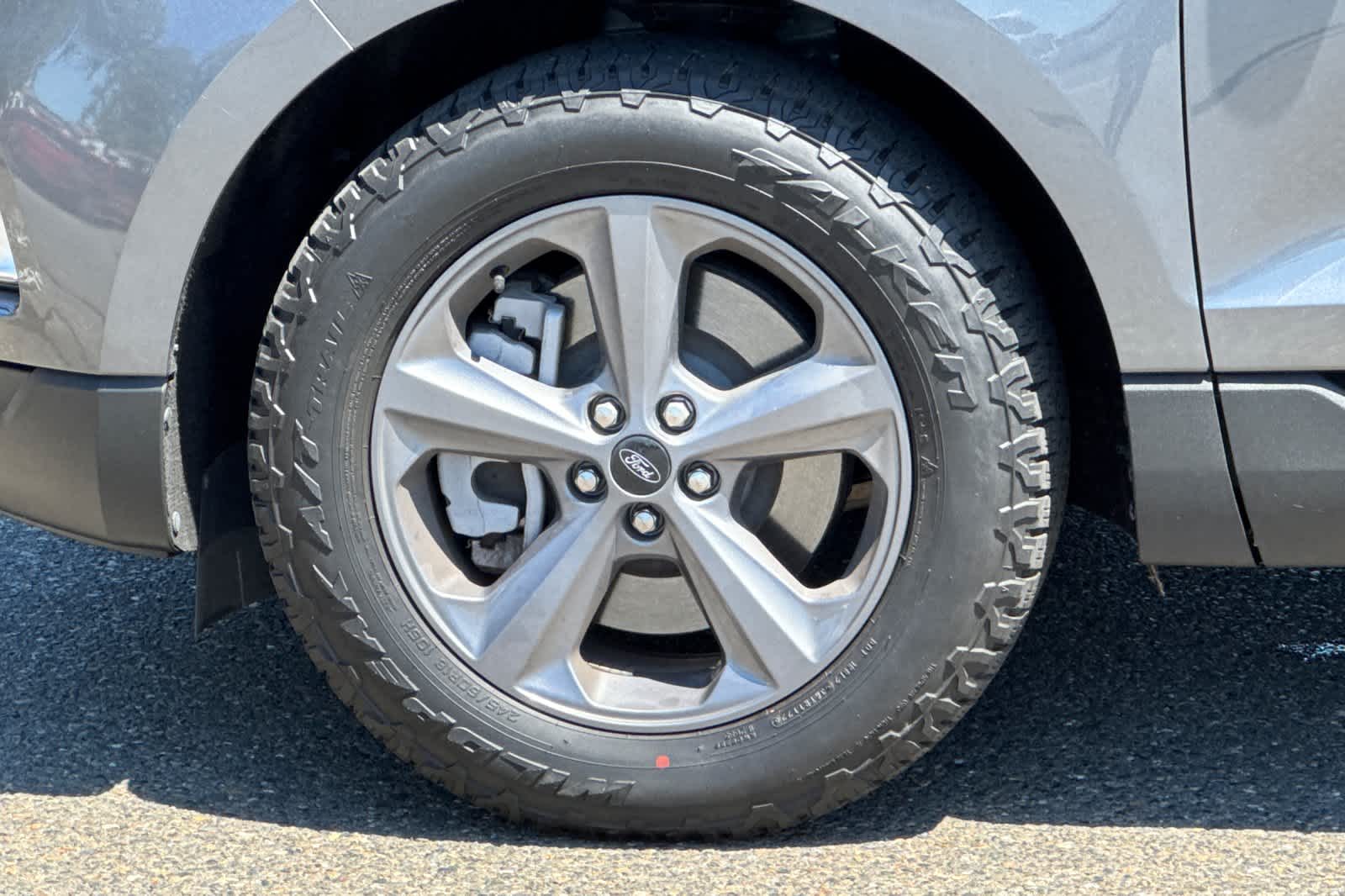 Thumbnail: 2022 Ford Edge - 25