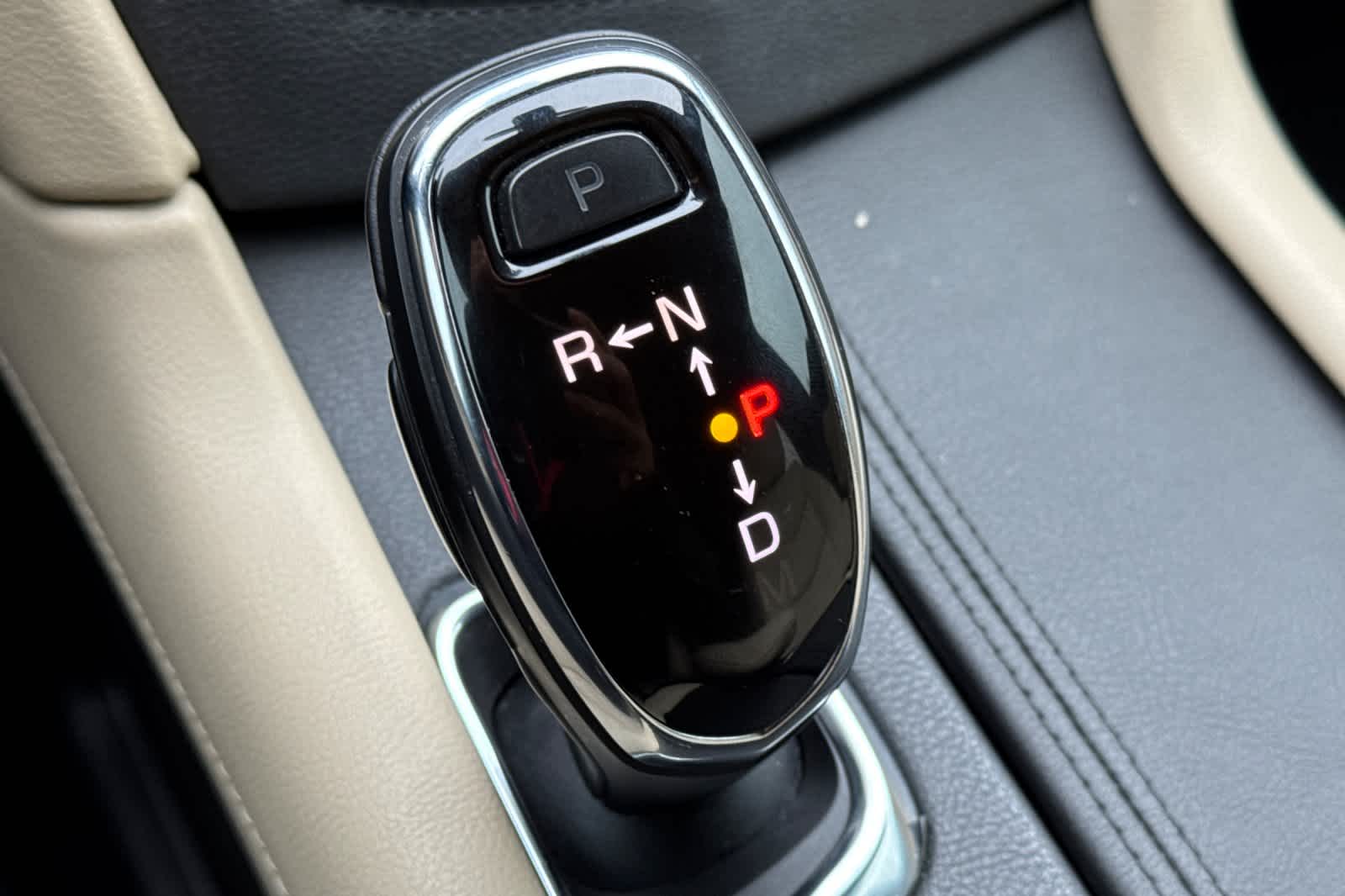 Thumbnail: 2017 Cadillac XT5 - 21