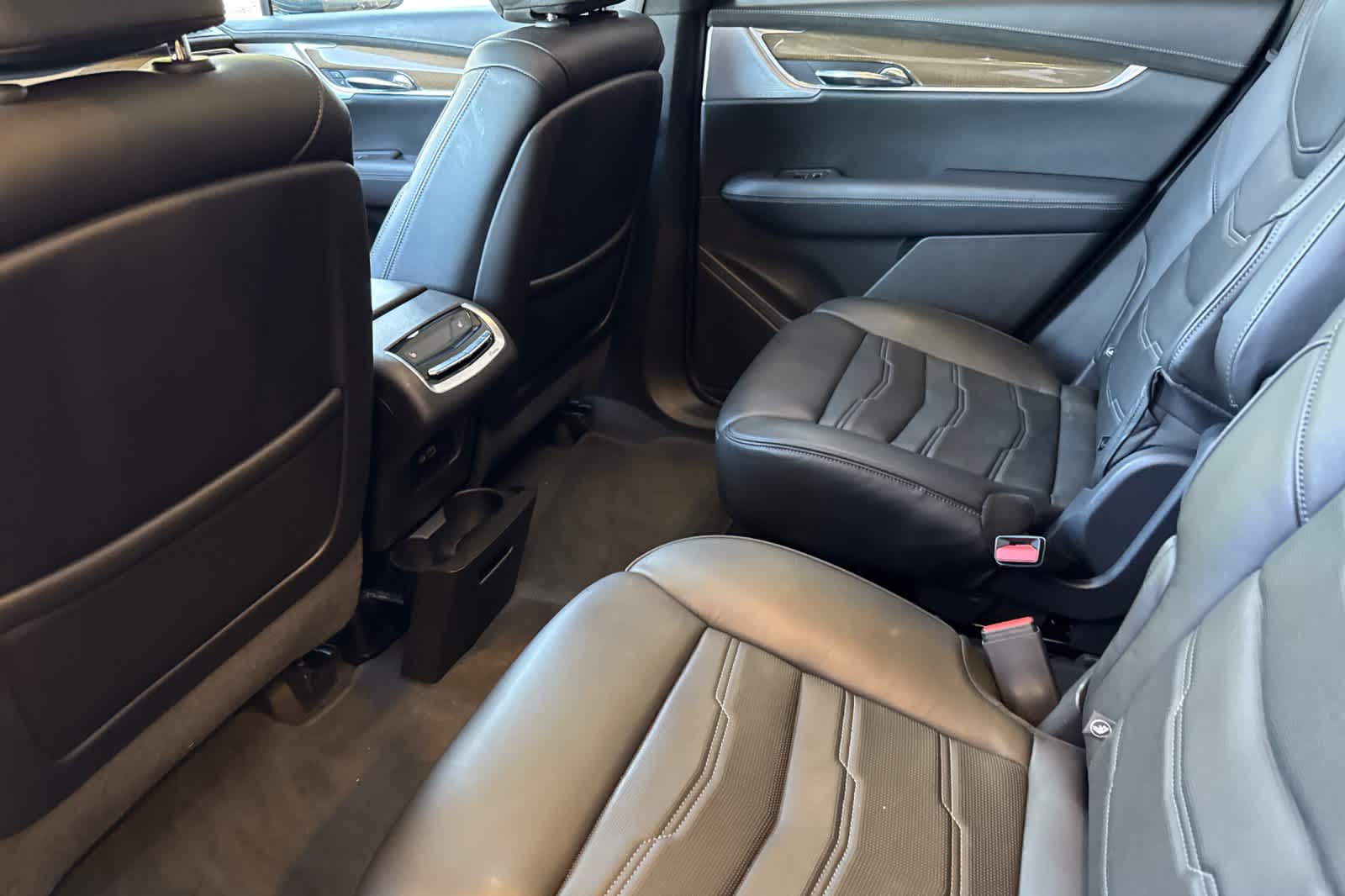 Thumbnail: 2020 Cadillac XT6 - 4