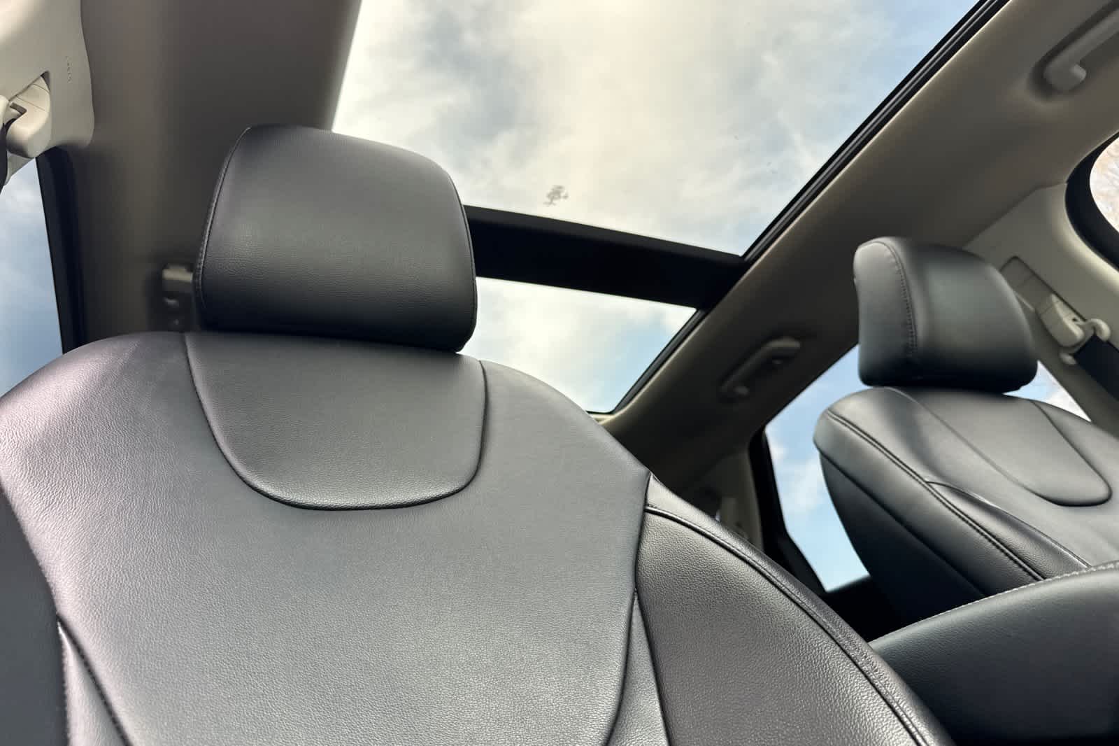 Thumbnail: 2022 Ford Edge - 17