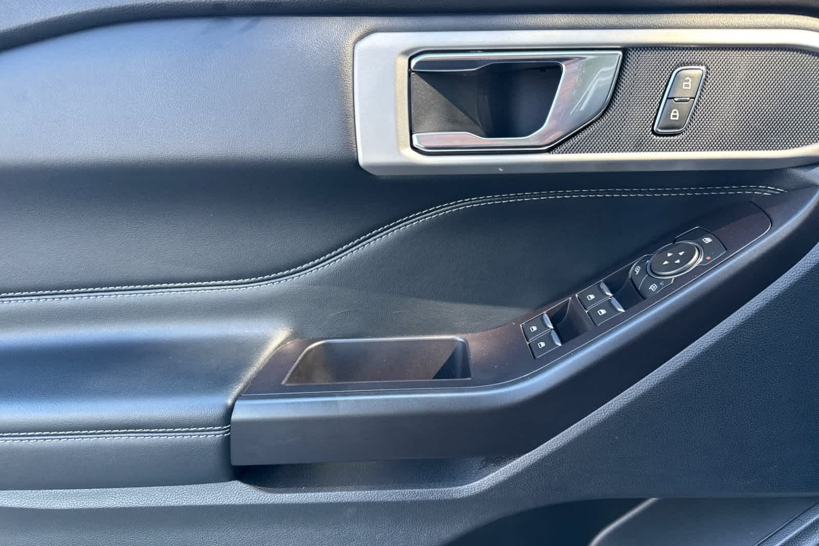 Thumbnail: 2020 Ford Explorer - 12