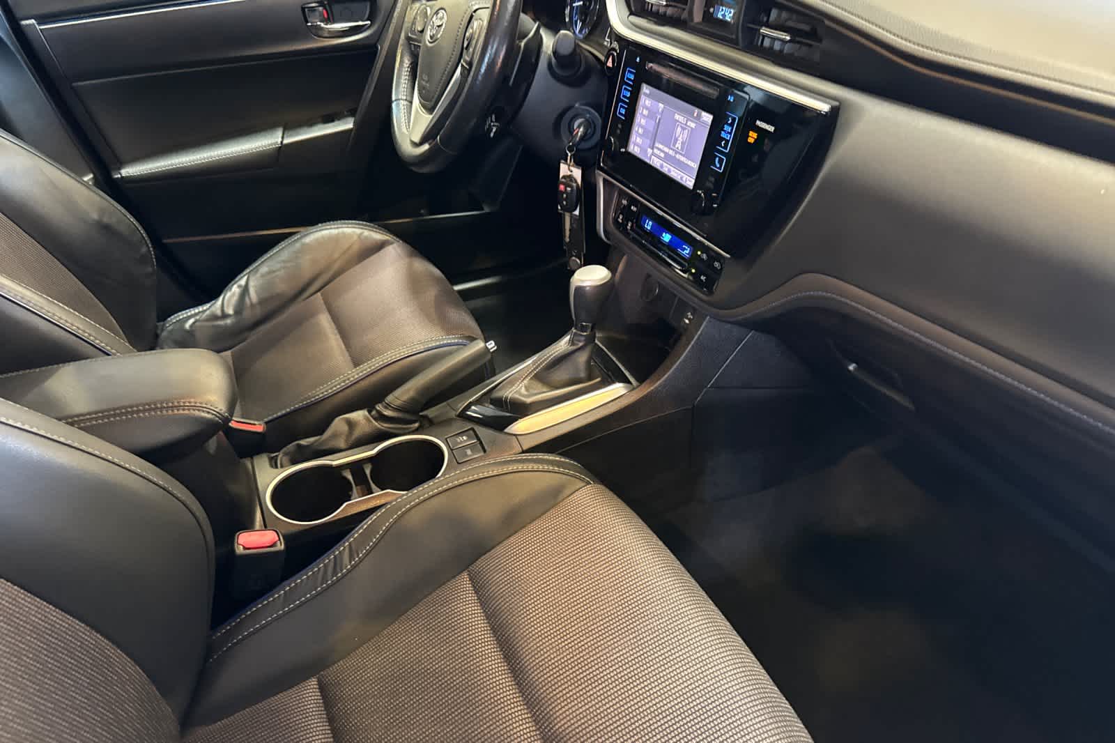Thumbnail: 2017 Toyota Corolla - 15
