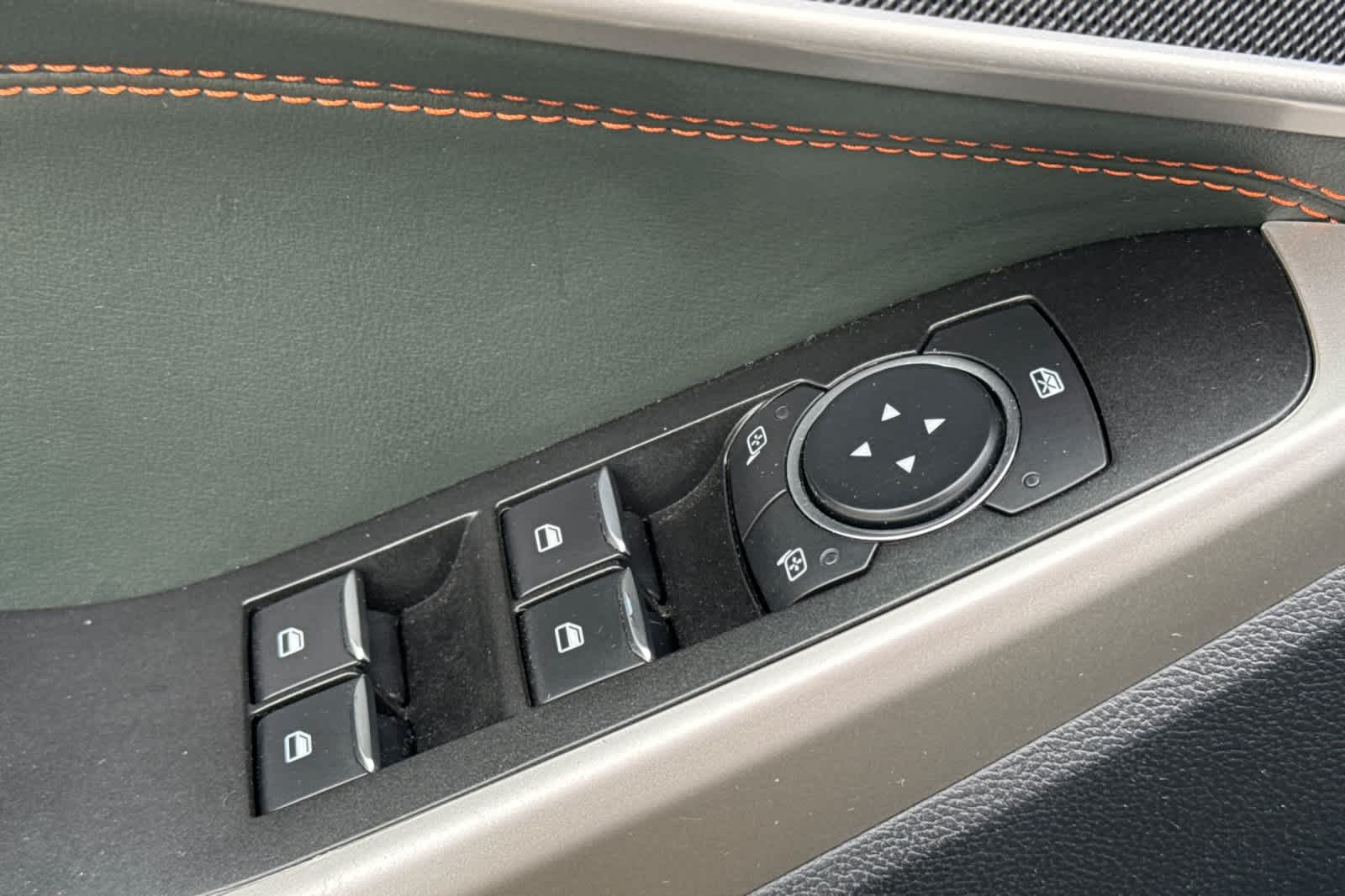 Thumbnail: 2022 Ford Explorer - 13