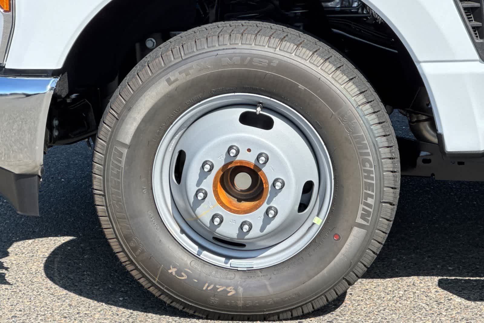 Thumbnail: 2025 Ford F-350 - 24