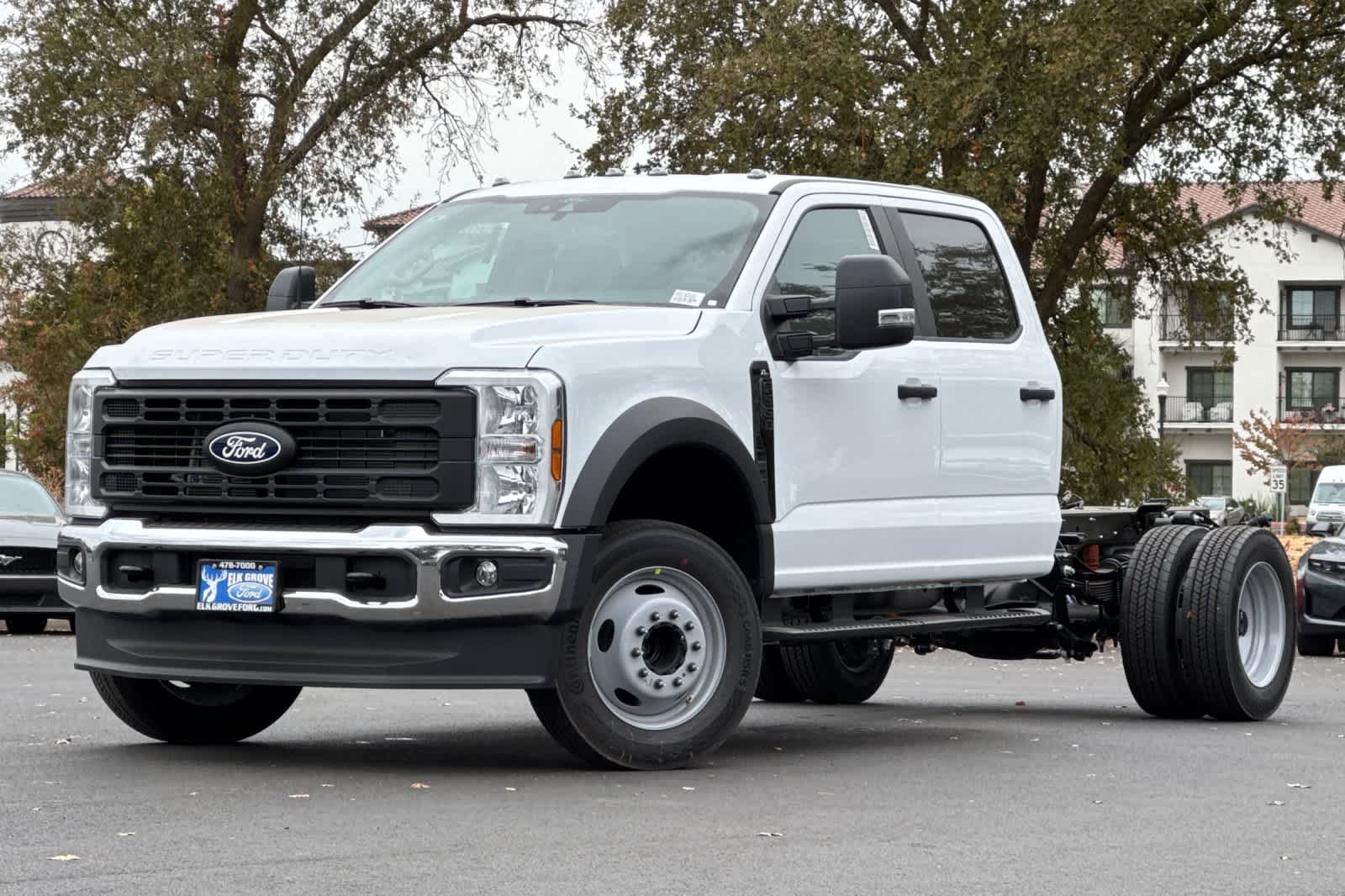 2027 Ford F-550 Chassis Truck Crew Cab