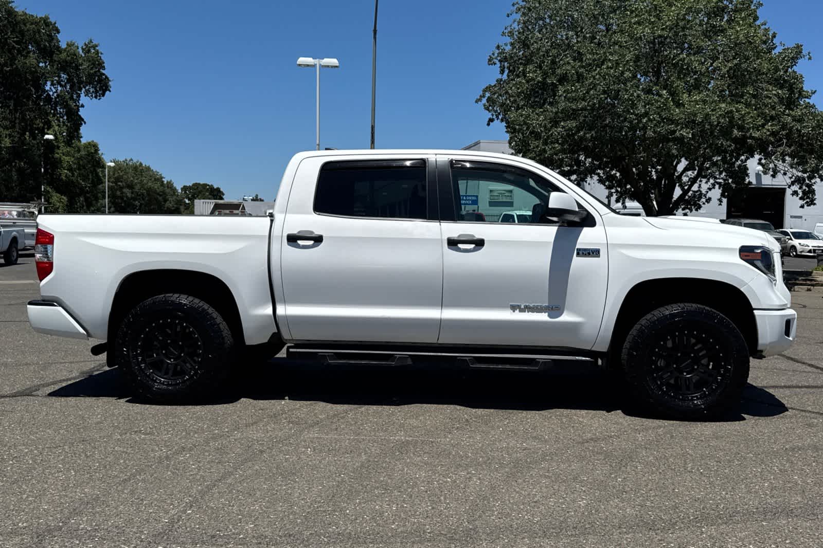 Thumbnail: 2020 Toyota Tundra - 8