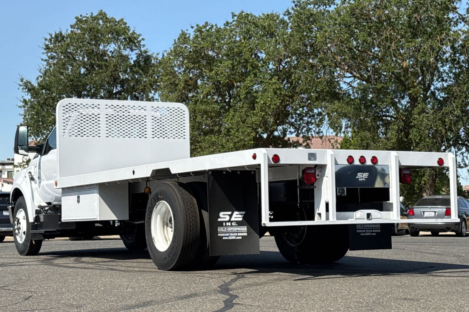 Thumbnail: 2025 Ford F-650 - 5