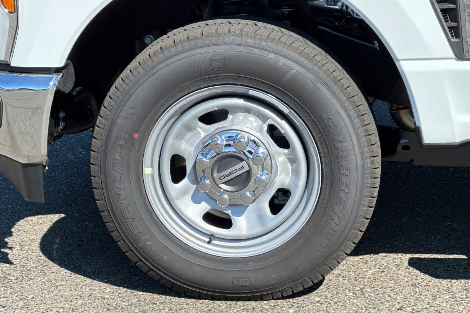 Thumbnail: 2025 Ford F-350 - 23