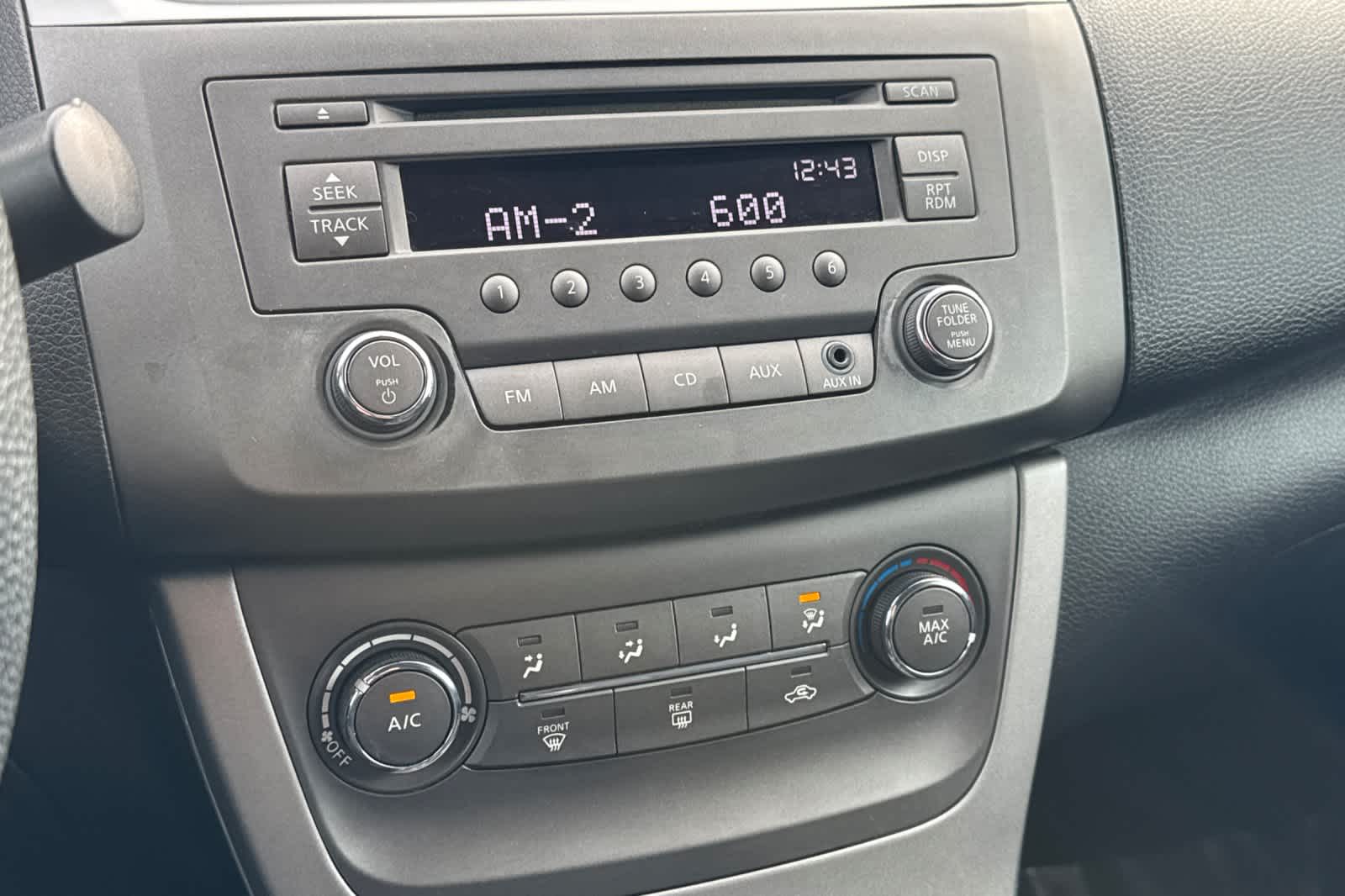 Thumbnail: 2013 Nissan Sentra - 18