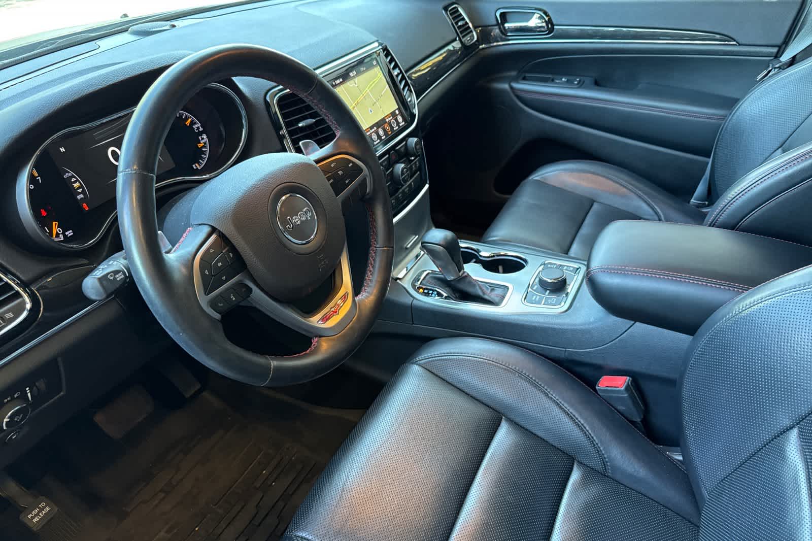 Thumbnail: 2020 Jeep Grand Cherokee - 11