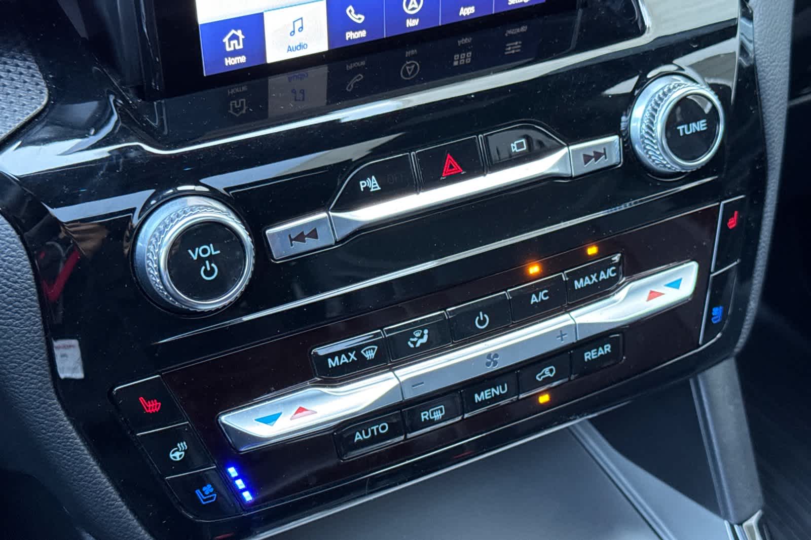 Thumbnail: 2022 Ford Explorer - 22