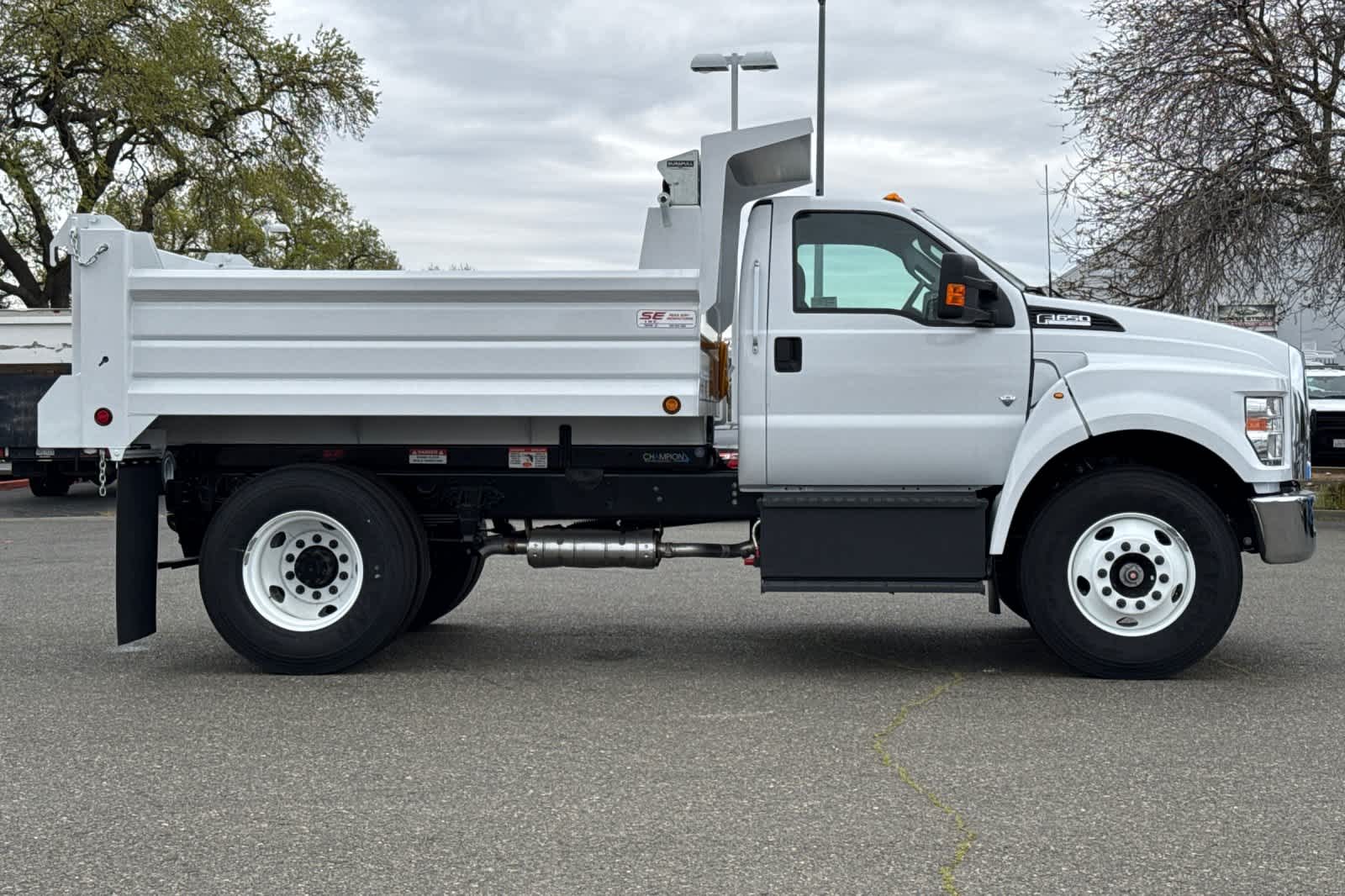 2025 Ford F-650  7