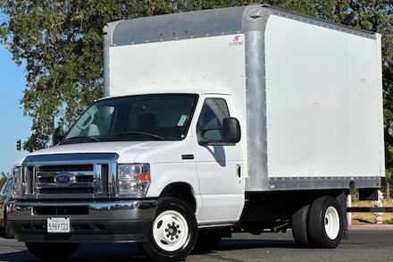 2021 Ford E-350 Cutaway Truck