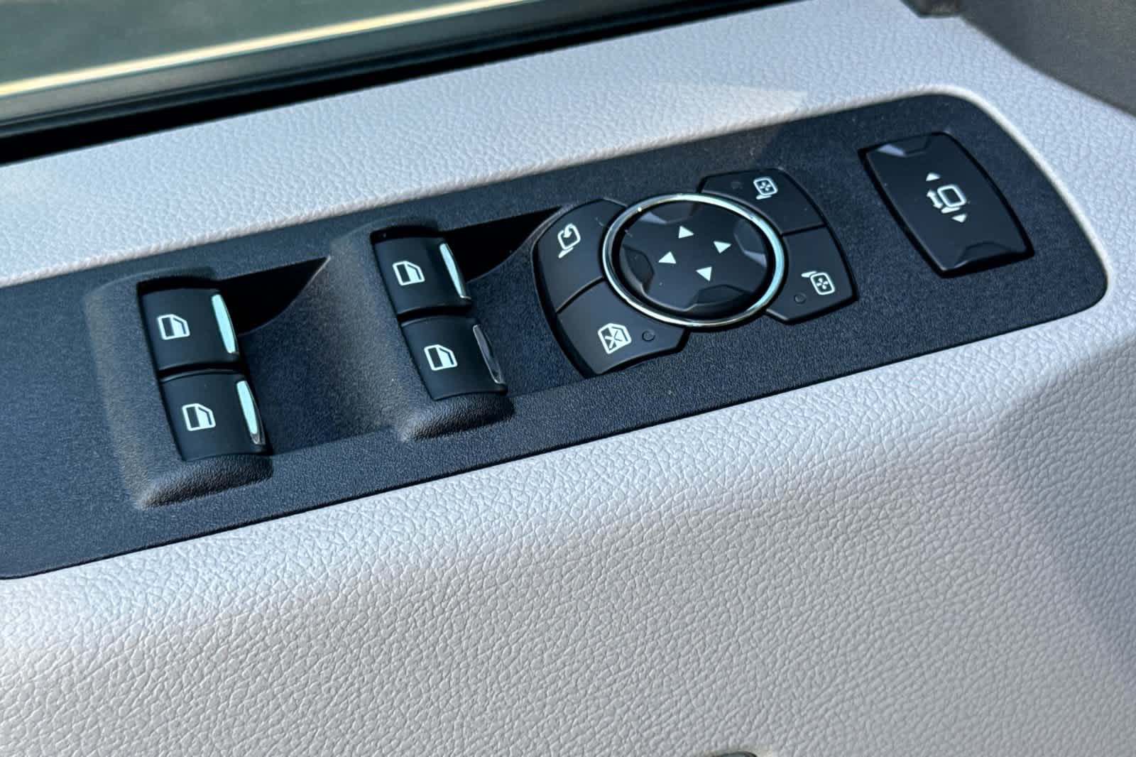 Thumbnail: 2018 Ford F-450 - 13