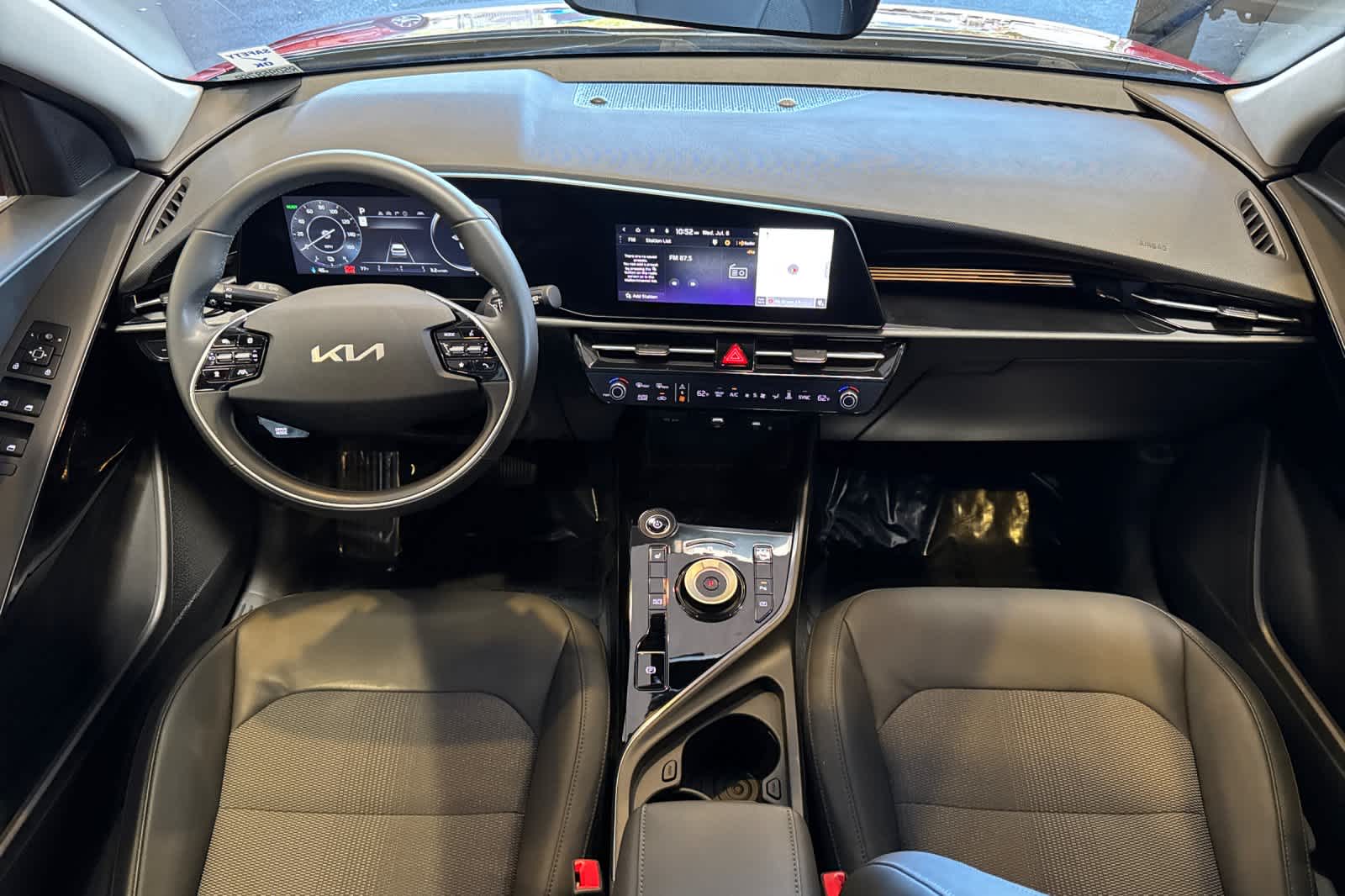 Thumbnail: 2024 Kia Niro - 3