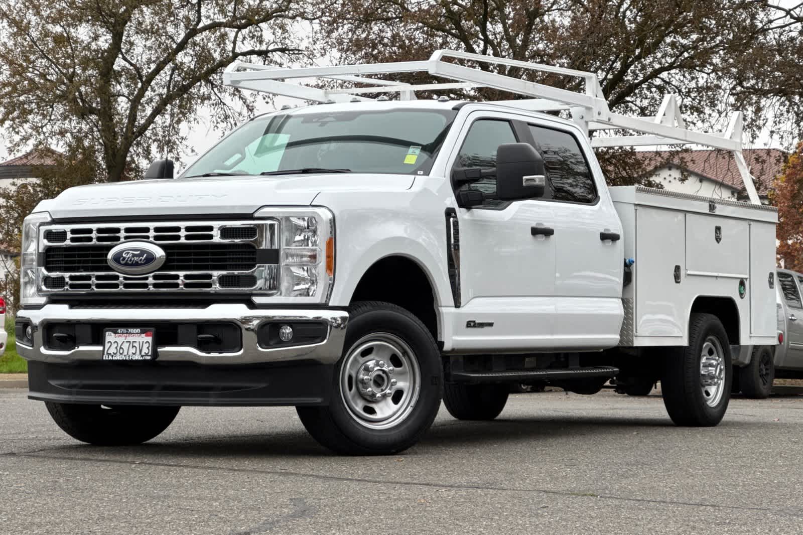 2023 Ford F-350 Super Duty Chassis Cab XL's photo