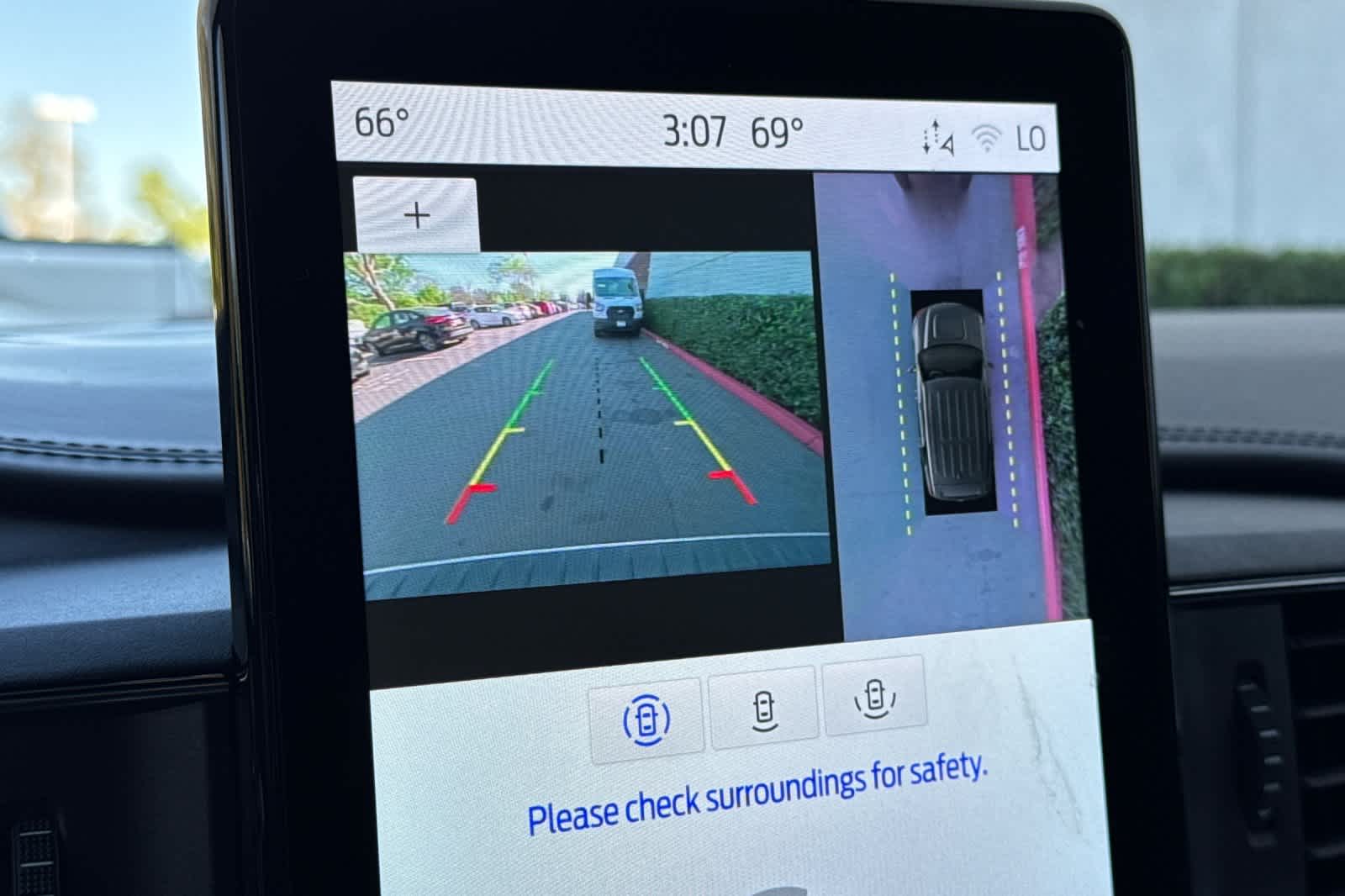 Thumbnail: 2023 Ford Explorer - 21