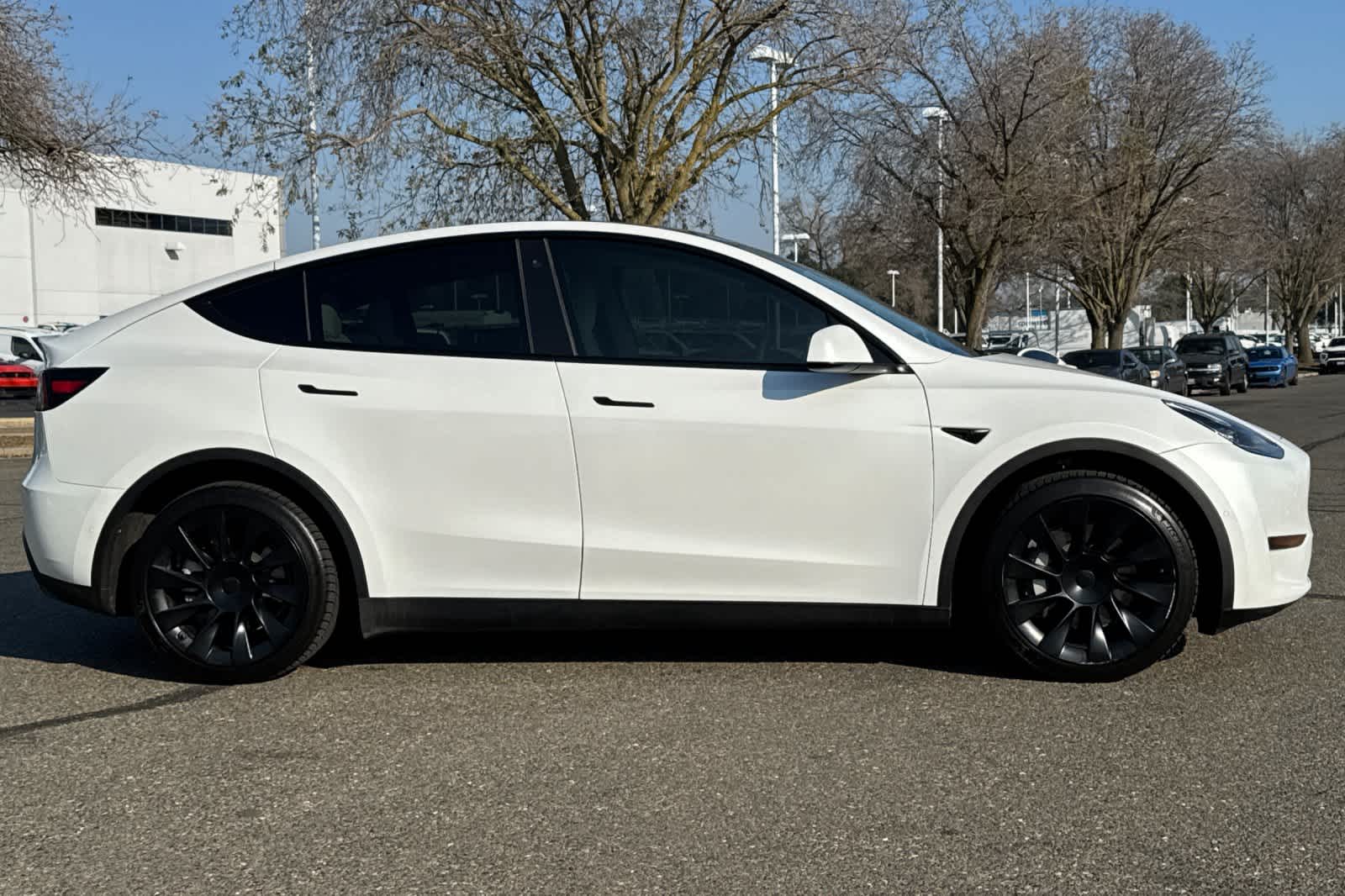 Thumbnail: 2022 Tesla Model Y - 8