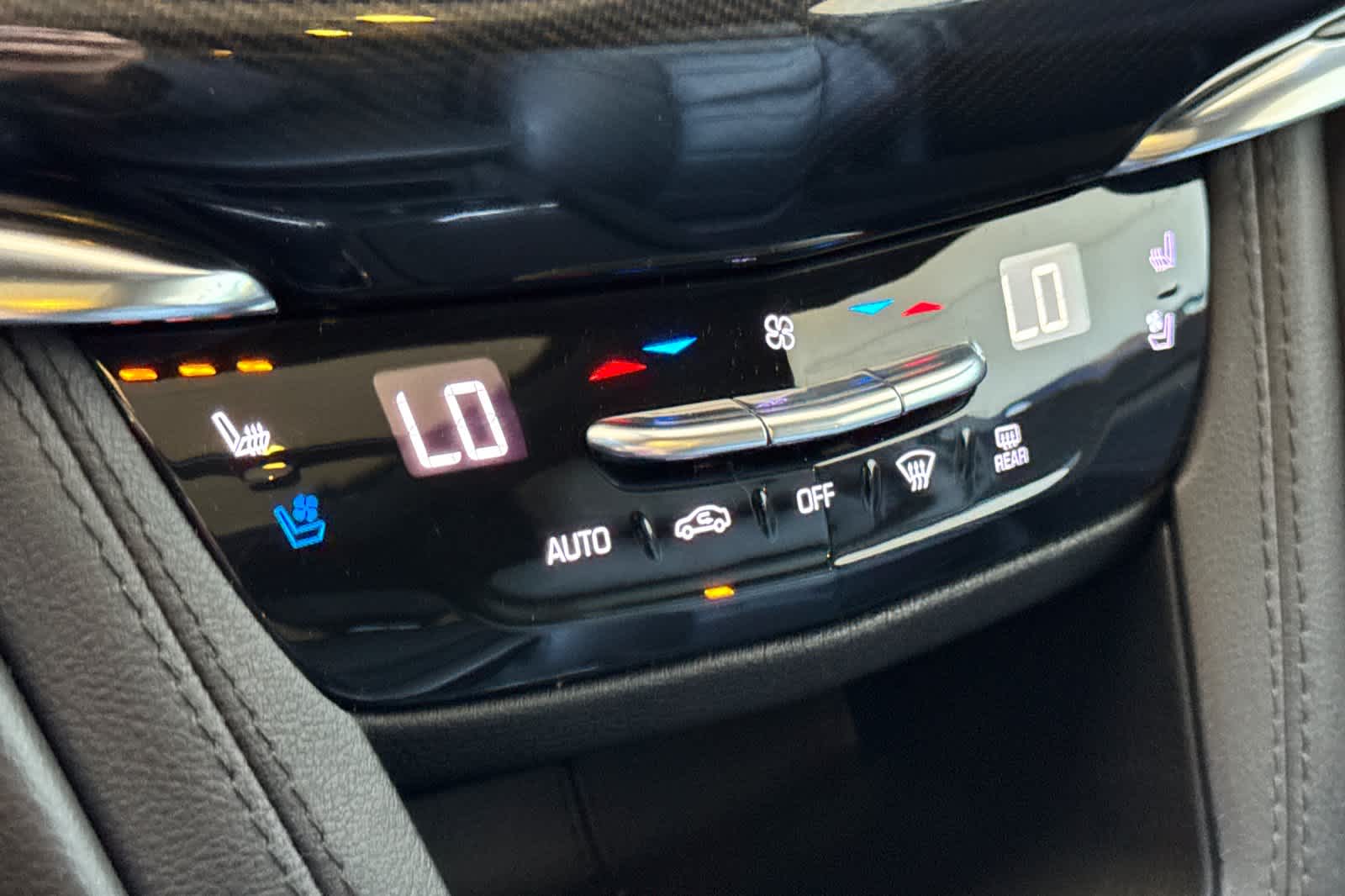 Thumbnail: 2020 Cadillac XT6 - 22