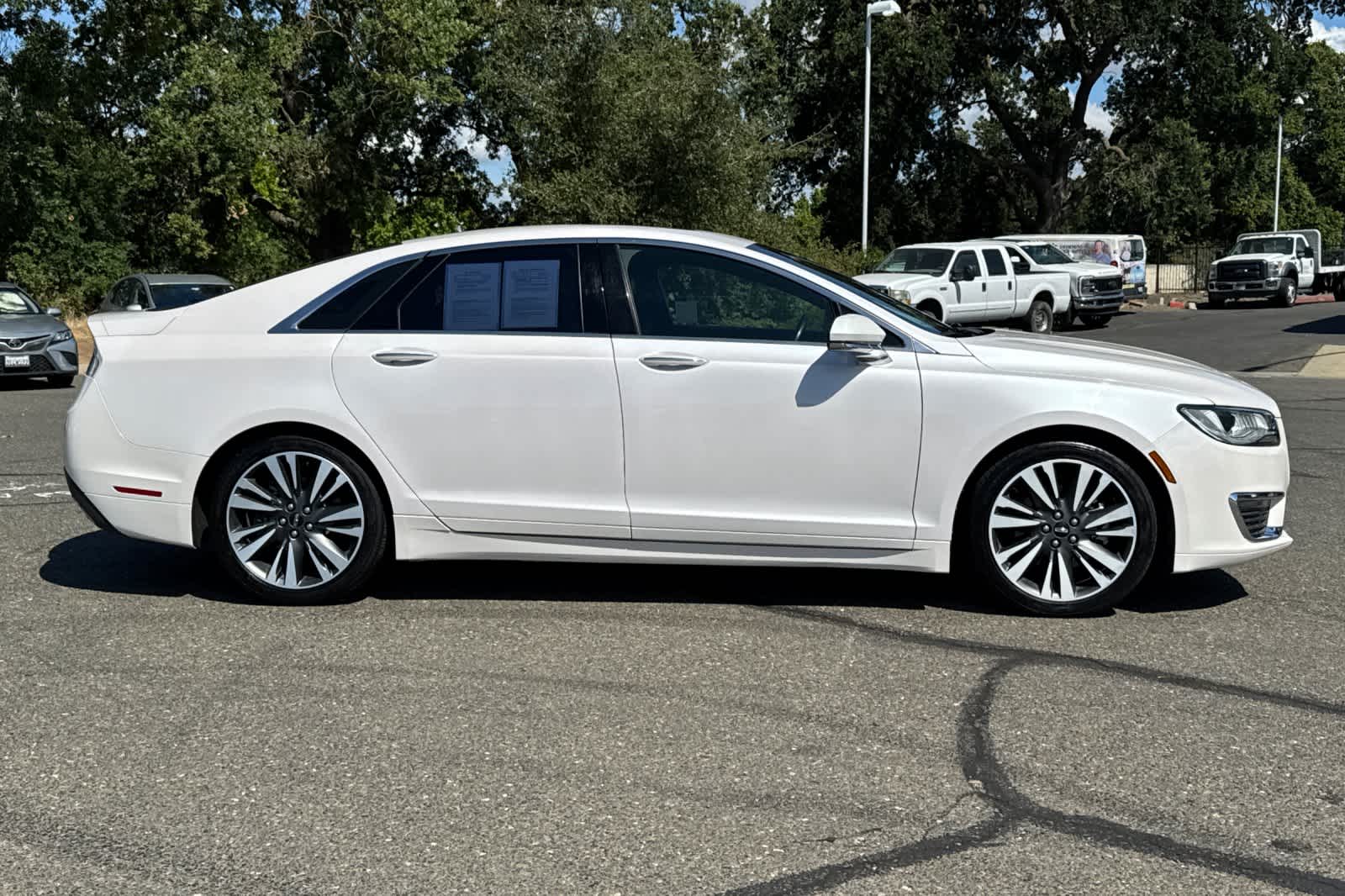 Thumbnail: 2018 Lincoln MKZ - 8