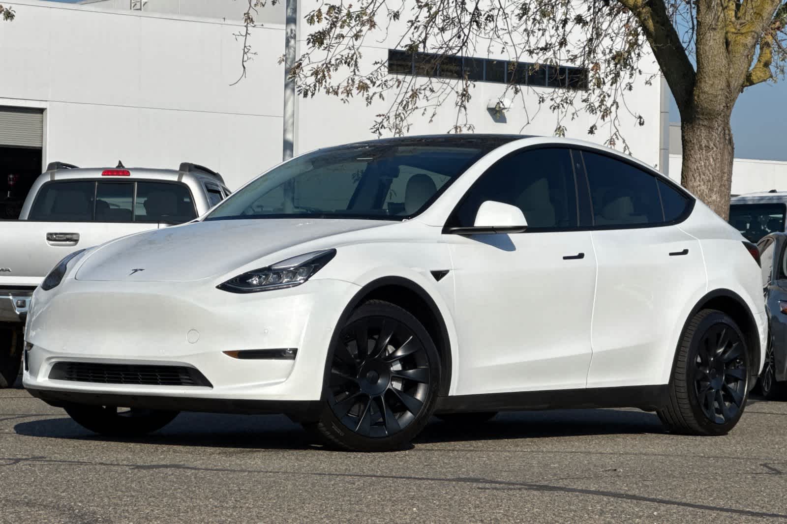 Thumbnail: 2022 Tesla Model Y - 1