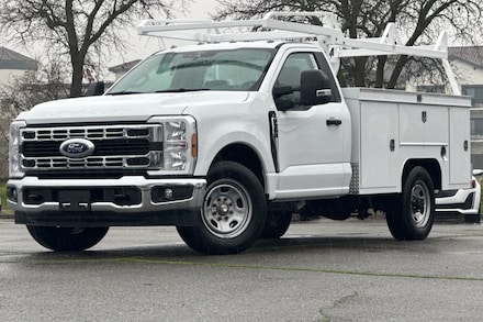 2024 Ford F-350 Chassis Truck Regular Cab