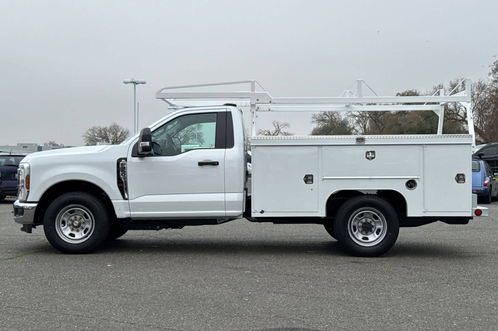 2024 Ford F-350 XL photo 4