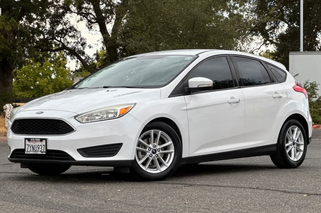 Used 2017 Ford Focus SE Hatchback