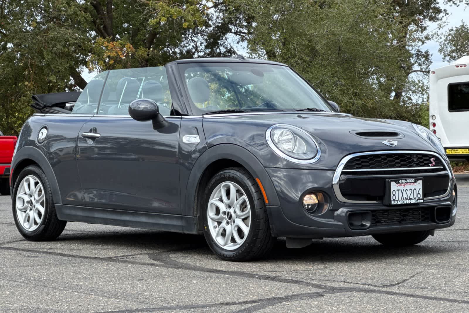 Thumbnail: 2017 MINI Cooper Convertible - 10